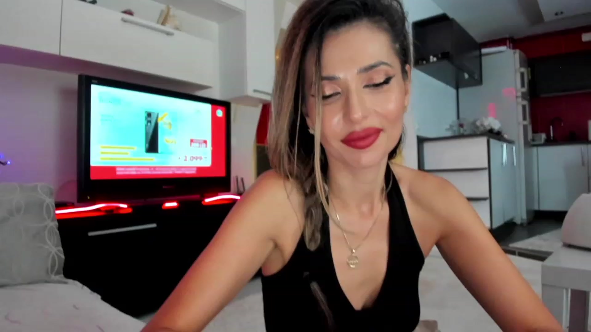 Gallery image thumbnail from SmileyTinaa's myfreecams stream on, 11/29/2023, 23:13 image 11 of 20
