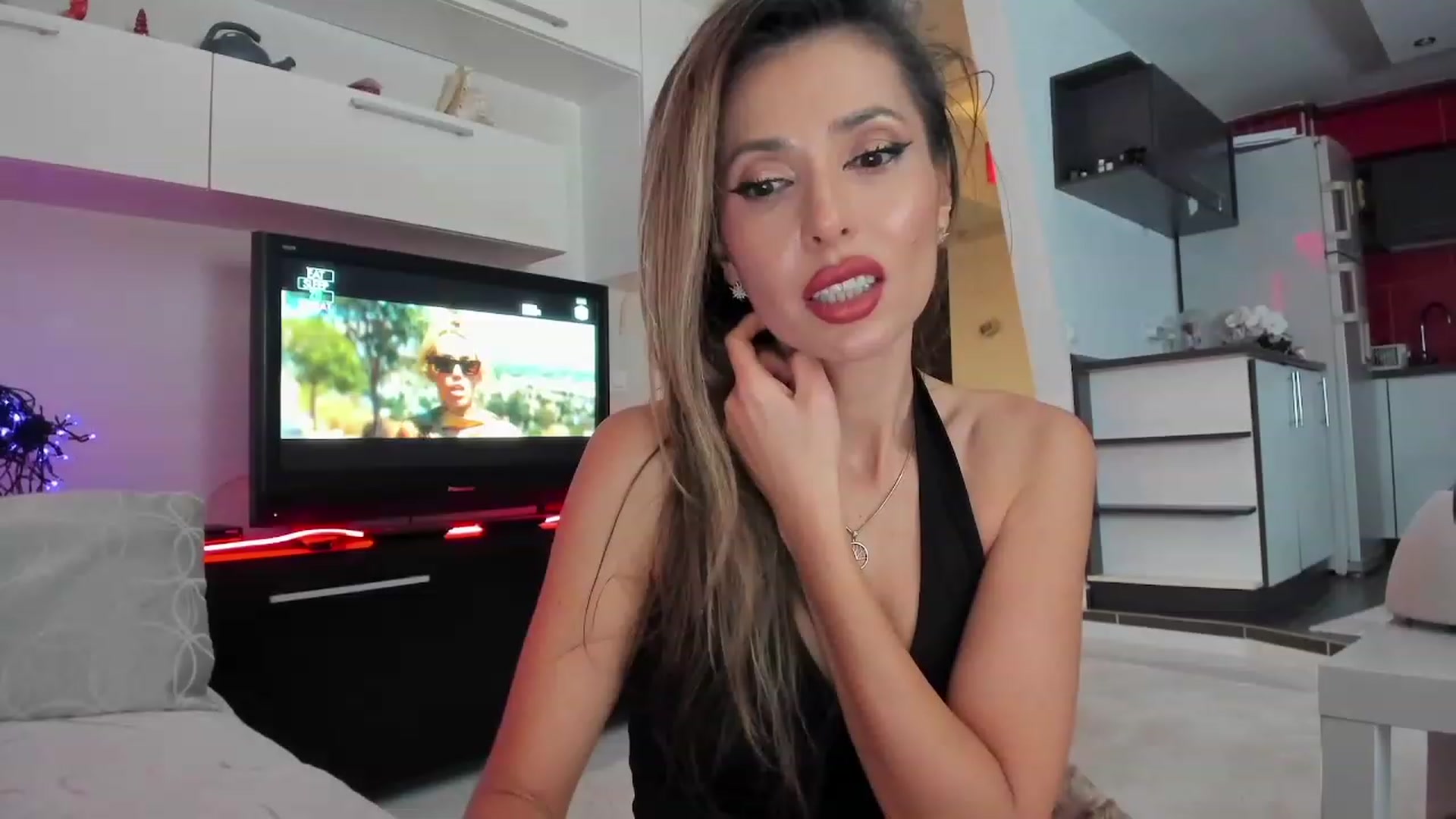 Gallery image thumbnail from SmileyTinaa's myfreecams stream on, 11/30/2023, 04:33 image 20 of 20