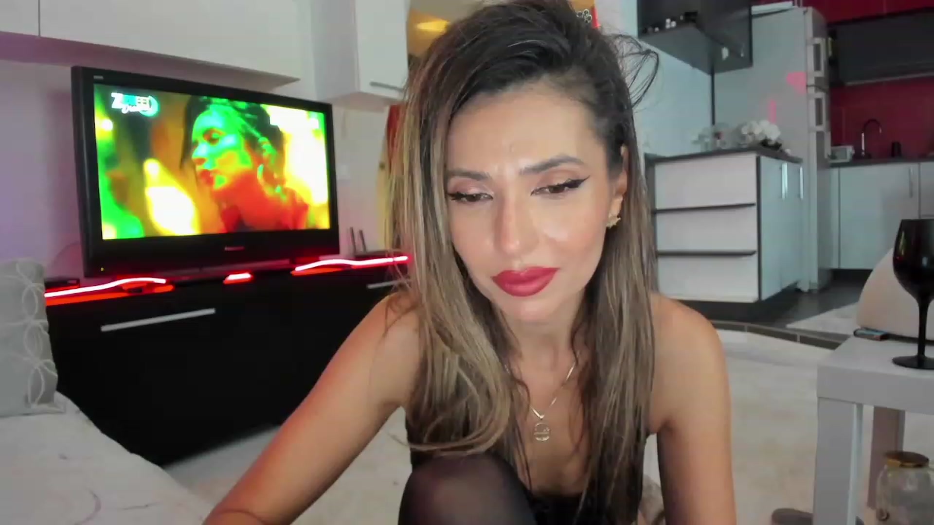 Gallery image thumbnail from SmileyTinaa's myfreecams stream on, 11/30/2023, 04:33 image 5 of 20