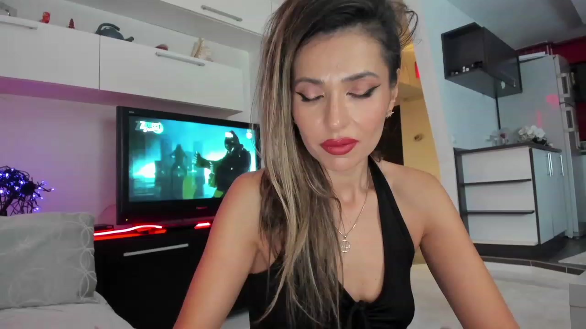 Gallery image thumbnail from SmileyTinaa's myfreecams stream on, 11/30/2023, 04:33 image 1 of 20