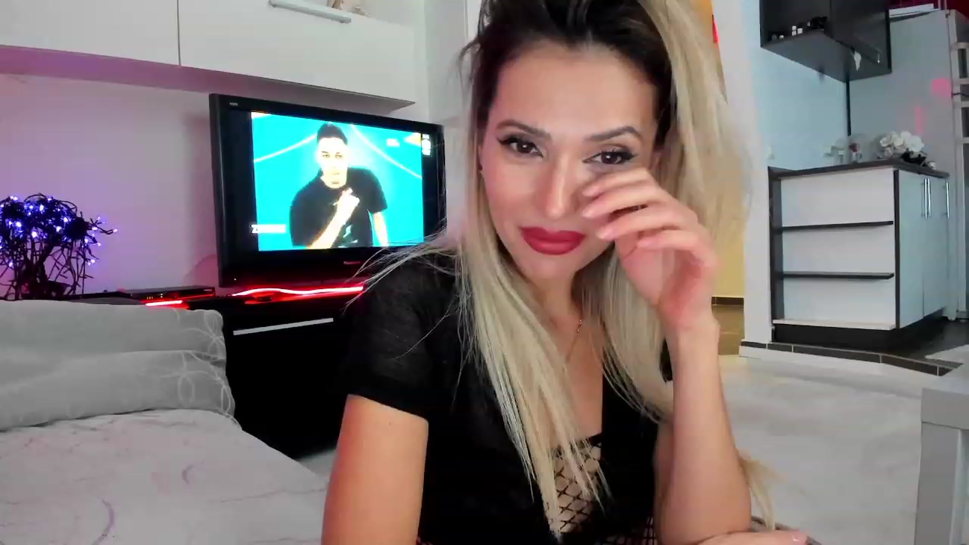 Gallery image thumbnail from SmileyTinaa's myfreecams stream on, 12/02/2023, 07:16 image 14 of 20