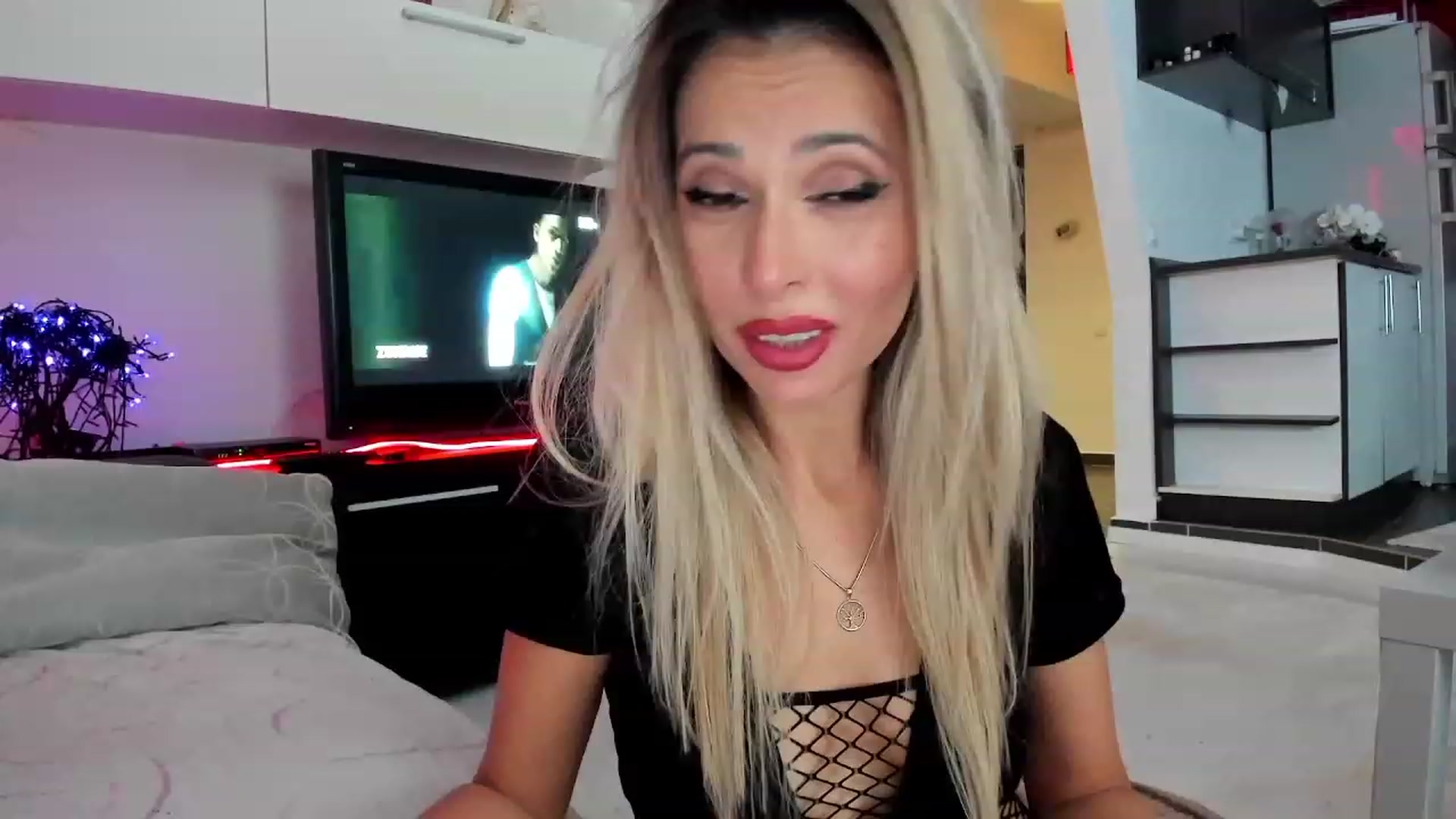 Gallery image thumbnail from SmileyTinaa's myfreecams stream on, 12/02/2023, 07:16 image 15 of 20