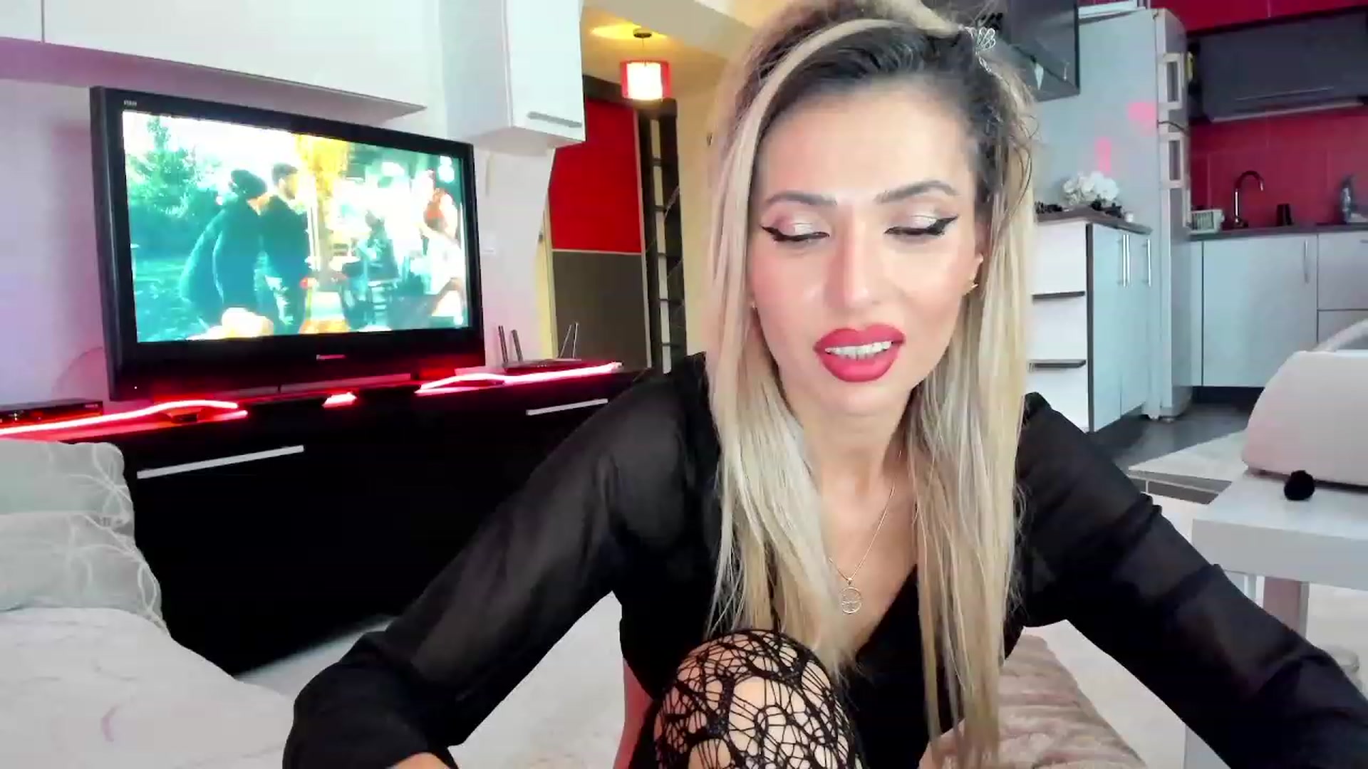 Gallery image thumbnail from SmileyTinaa's myfreecams stream on, 12/05/2023, 24:02 image 8 of 20