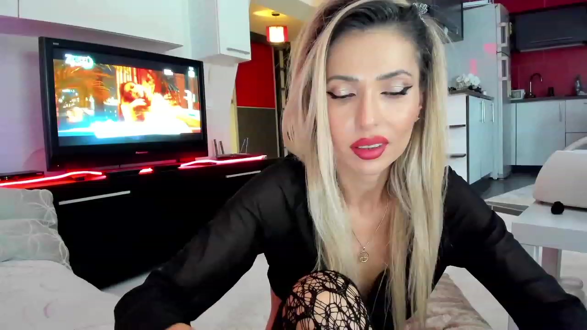 Gallery image thumbnail from SmileyTinaa's myfreecams stream on, 12/05/2023, 24:02 image 7 of 20