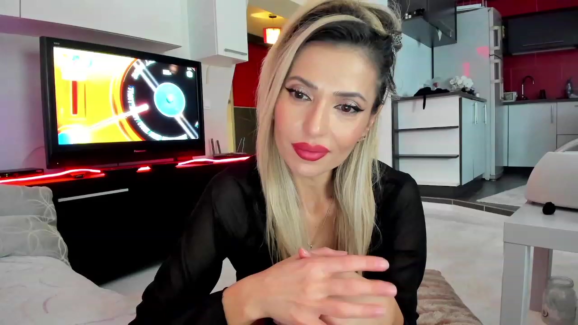 Gallery image thumbnail from SmileyTinaa's myfreecams stream on, 12/05/2023, 24:02 image 9 of 20