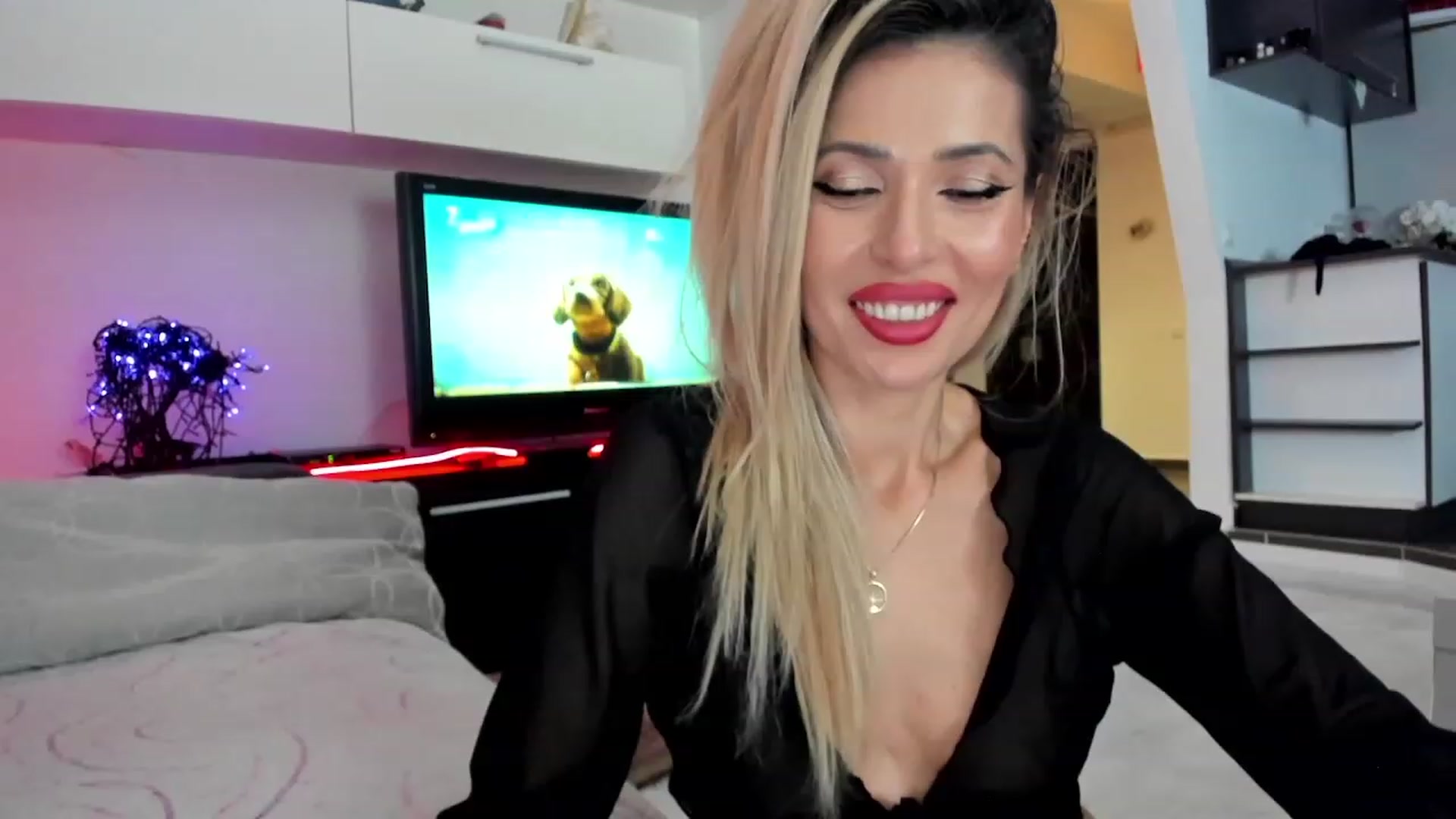 Gallery image thumbnail from SmileyTinaa's myfreecams stream on, 12/05/2023, 02:01 image 12 of 20