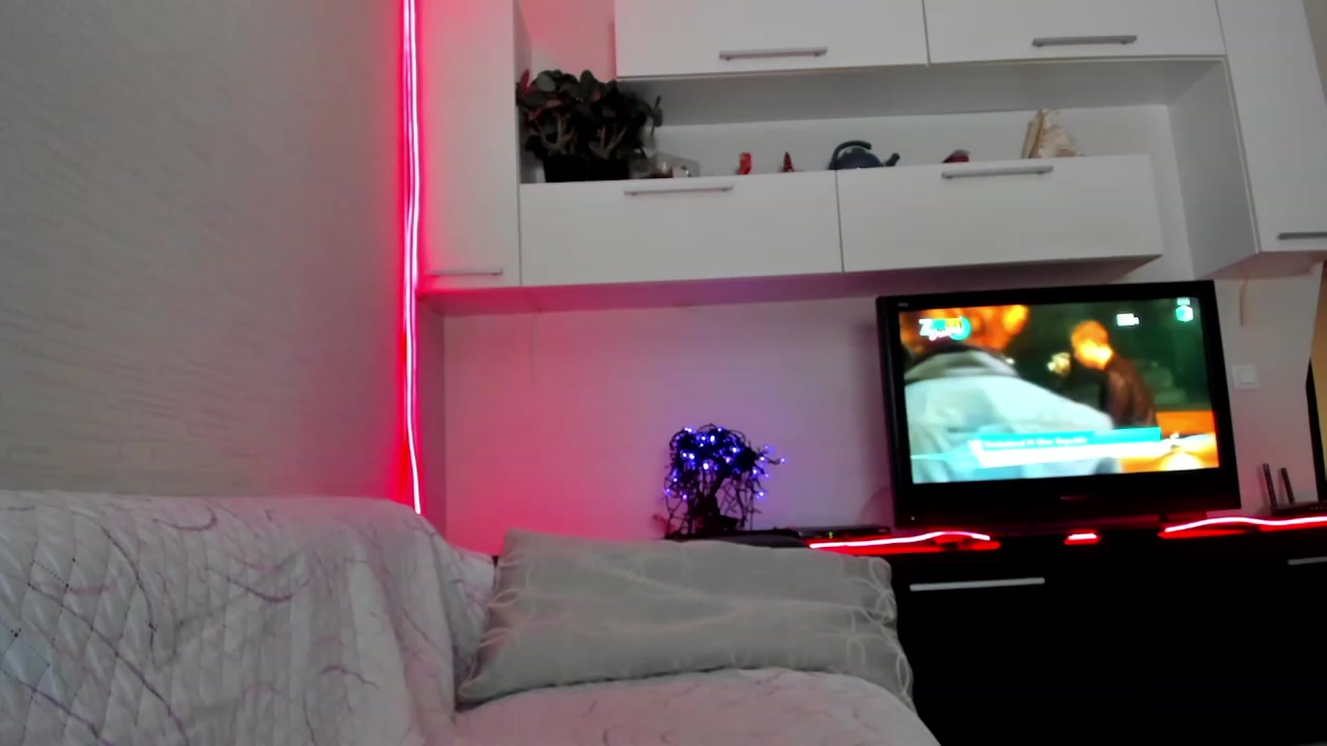 Gallery image thumbnail from SmileyTinaa's myfreecams stream on, 12/05/2023, 02:01 image 9 of 20