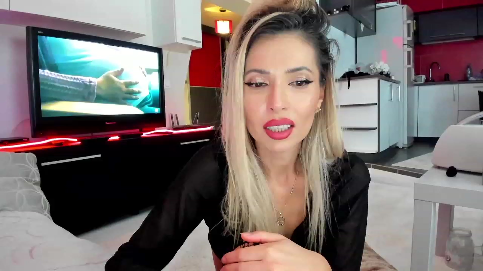 Gallery image thumbnail from SmileyTinaa's myfreecams stream on, 12/05/2023, 02:01 image 2 of 20
