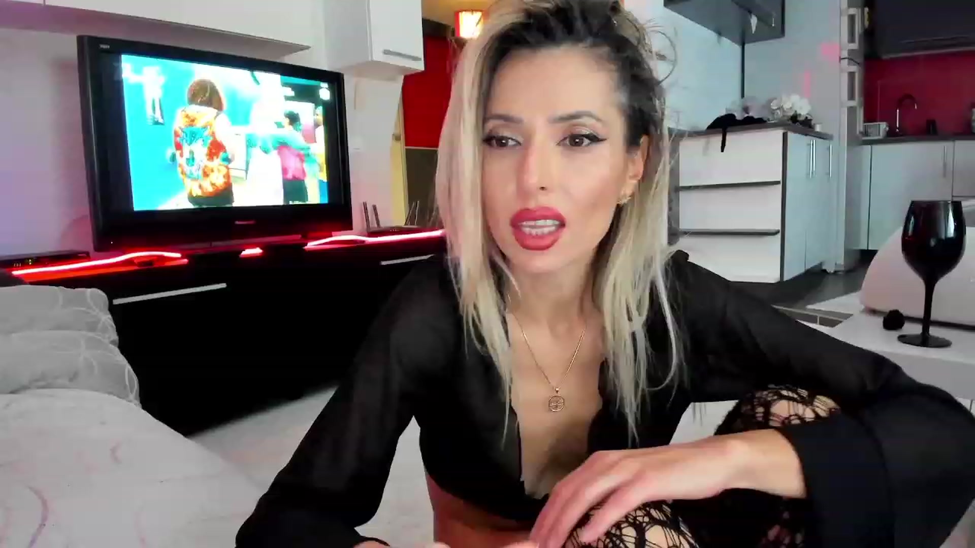 Gallery image thumbnail from SmileyTinaa's myfreecams stream on, 12/05/2023, 03:53 image 19 of 20