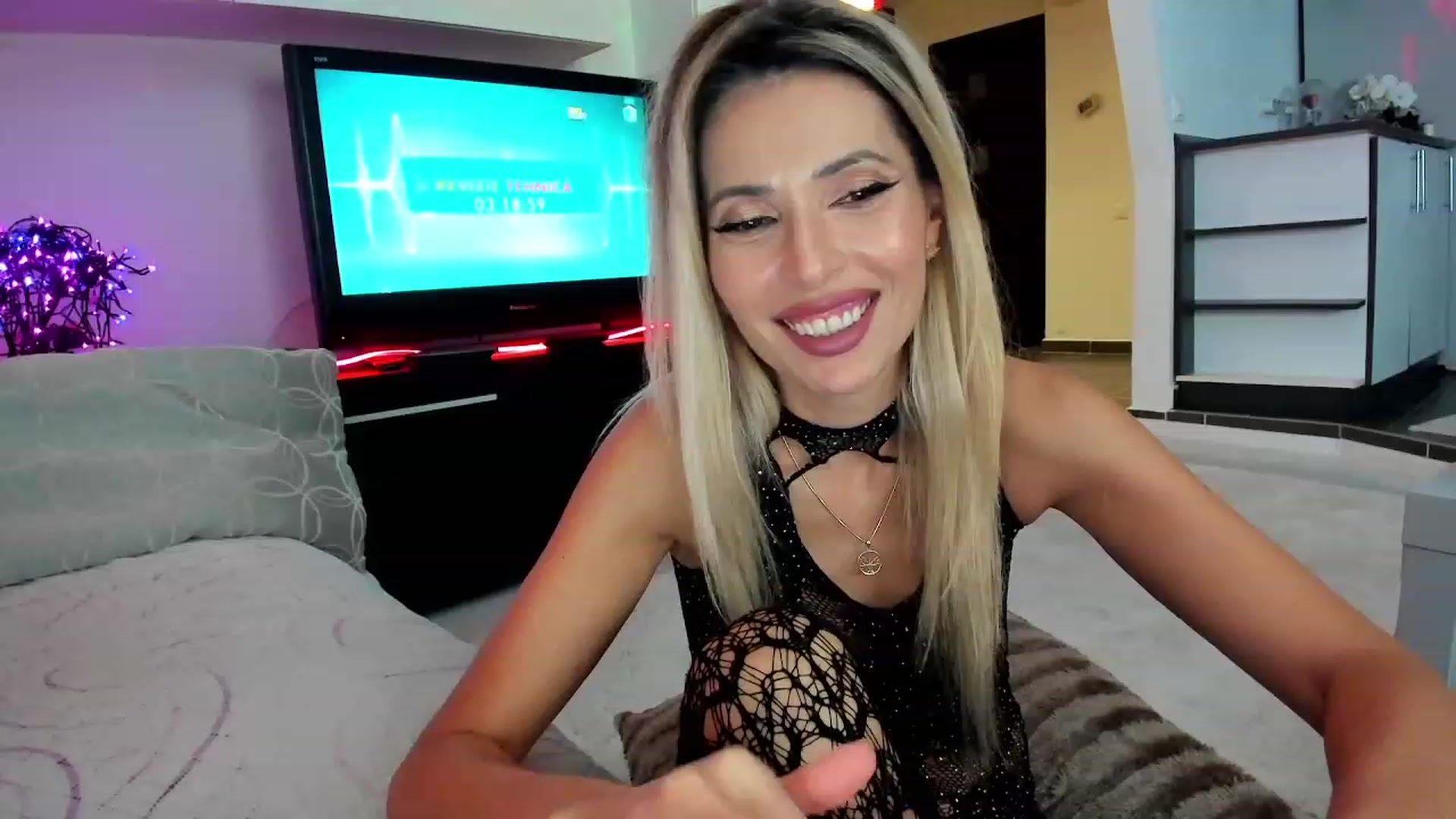Gallery image thumbnail from SmileyTinaa's myfreecams stream on, 12/07/2023, 02:08 image 7 of 20