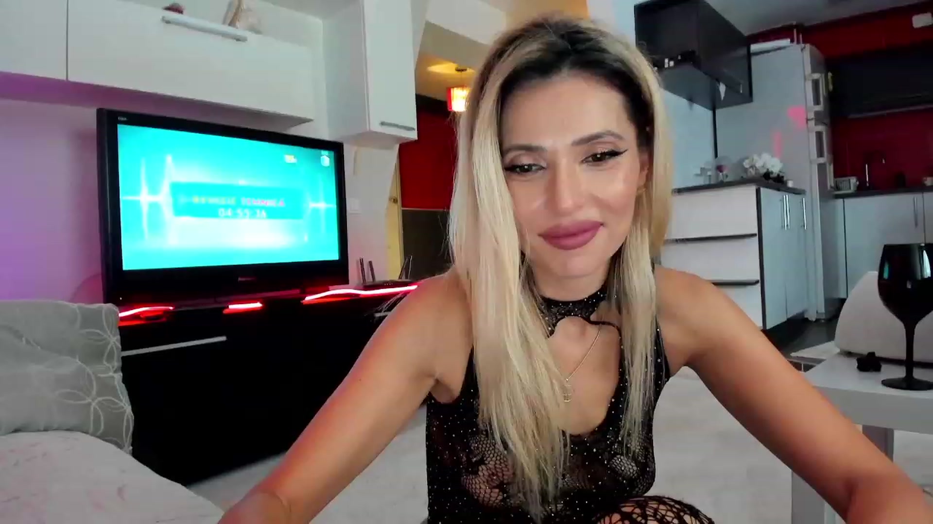 Gallery image thumbnail from SmileyTinaa's myfreecams stream on, 12/07/2023, 03:19 image 15 of 20