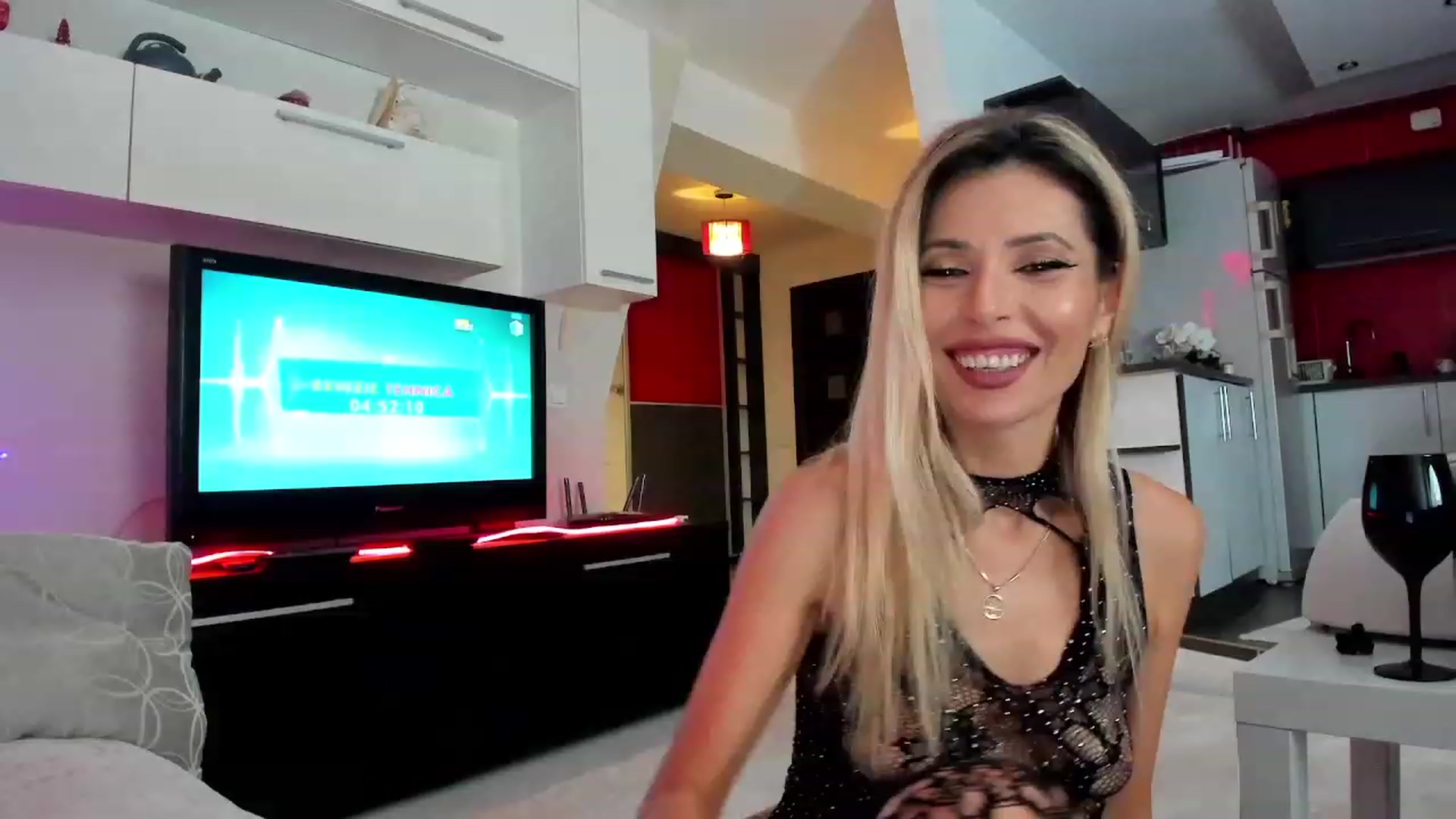 Gallery image thumbnail from SmileyTinaa's myfreecams stream on, 12/07/2023, 03:19 image 14 of 20