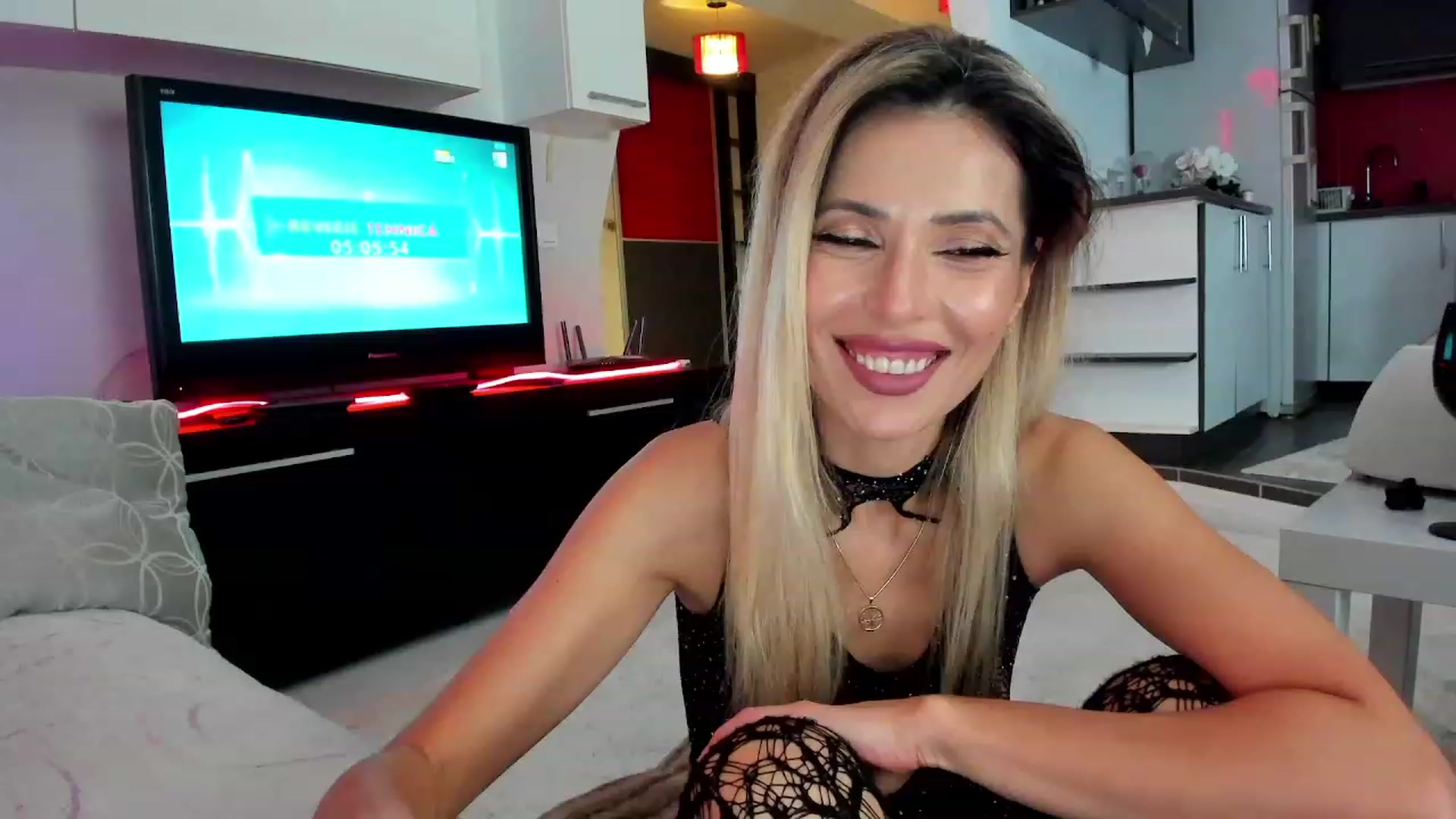 Gallery image thumbnail from SmileyTinaa's myfreecams stream on, 12/07/2023, 03:19 image 18 of 20