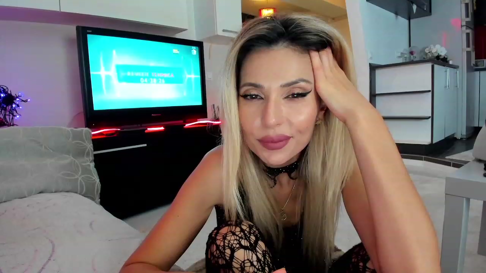 Gallery image thumbnail from SmileyTinaa's myfreecams stream on, 12/07/2023, 03:19 image 10 of 20