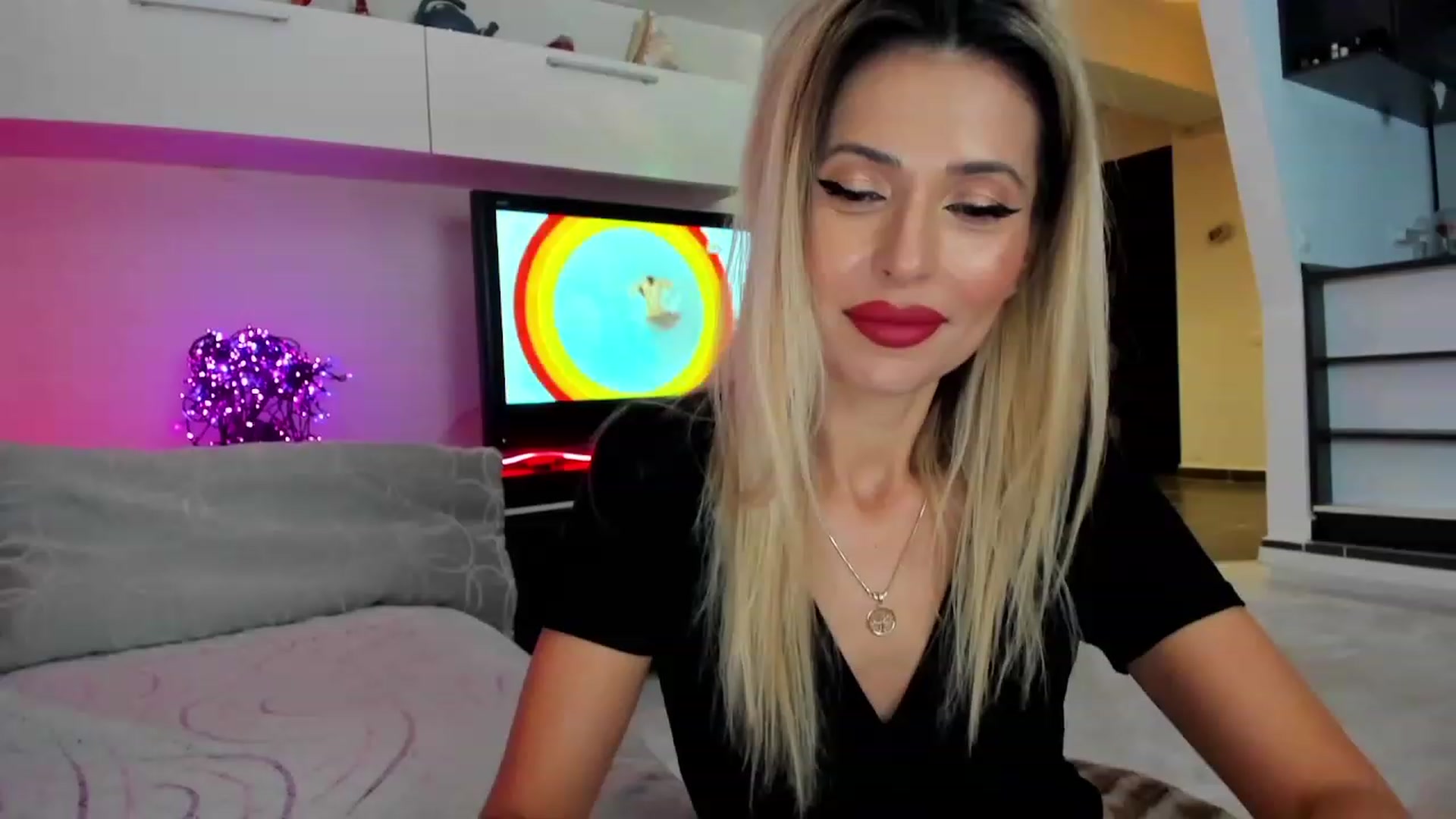 Gallery image thumbnail from SmileyTinaa's myfreecams stream on, 12/07/2023, 23:29 image 13 of 20