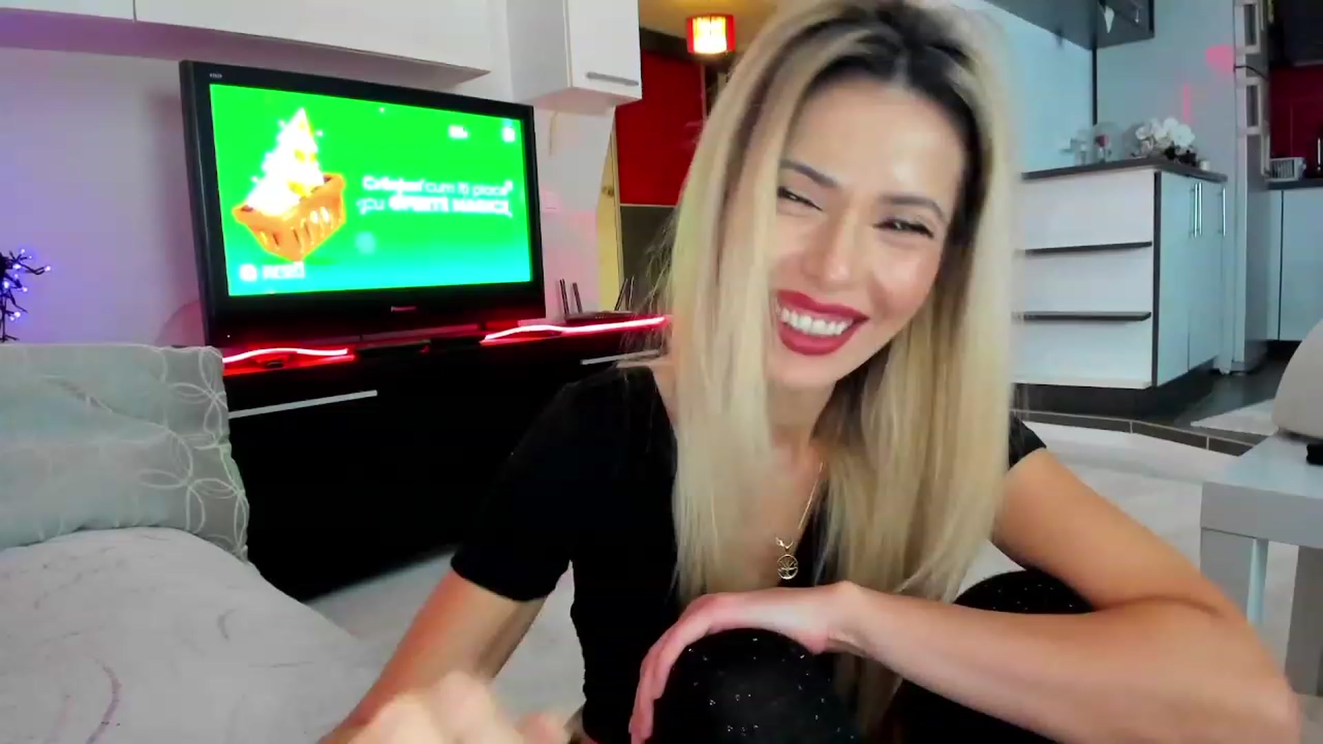 Gallery image thumbnail from SmileyTinaa's myfreecams stream on, 12/07/2023, 23:29 image 4 of 20