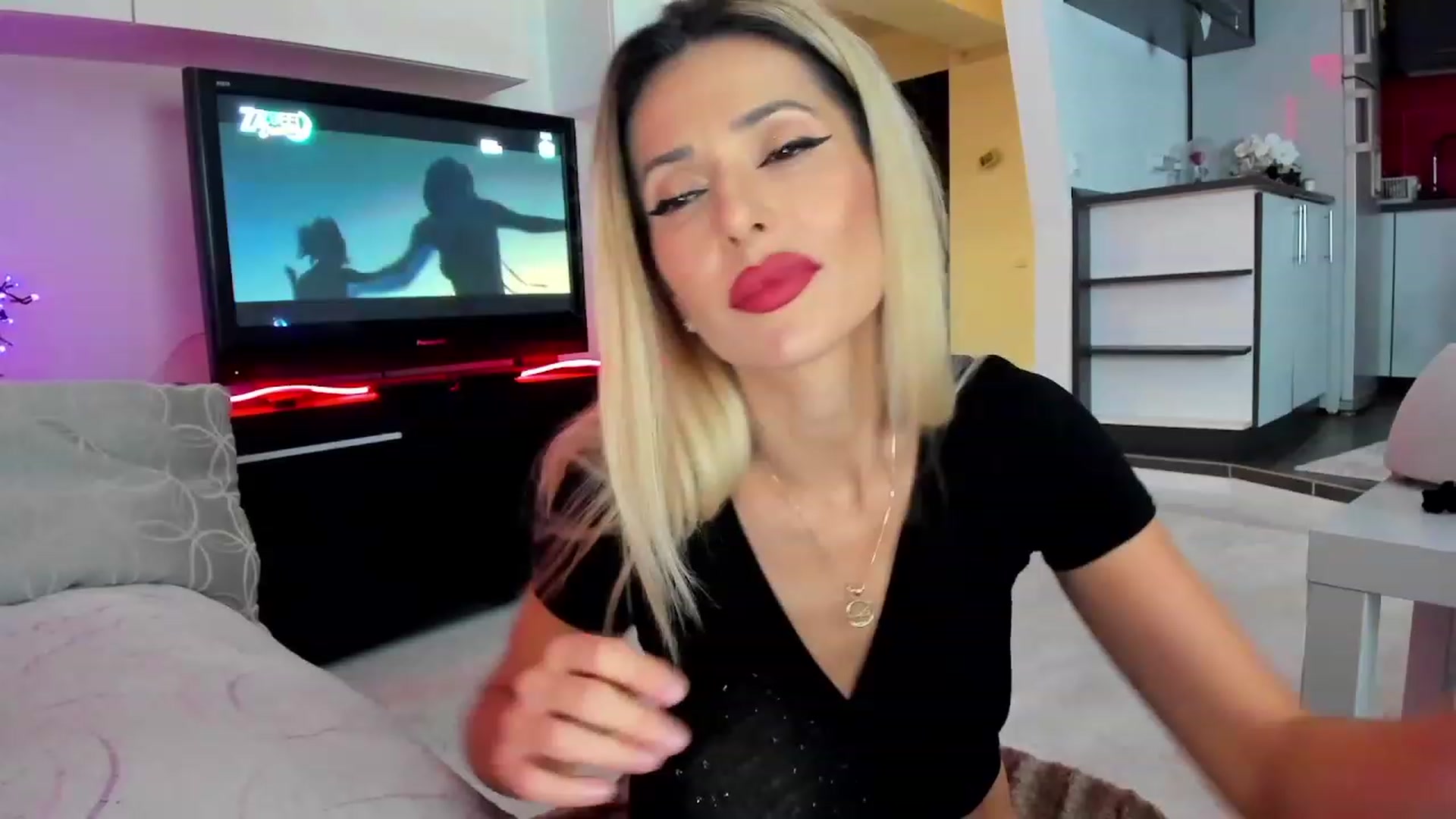 Gallery image thumbnail from SmileyTinaa's myfreecams stream on, 12/07/2023, 23:29 image 9 of 20