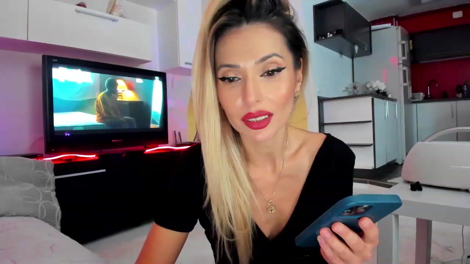 Gallery image thumbnail from SmileyTinaa's myfreecams stream on, 12/08/2023, 01:50 image 1 of 20