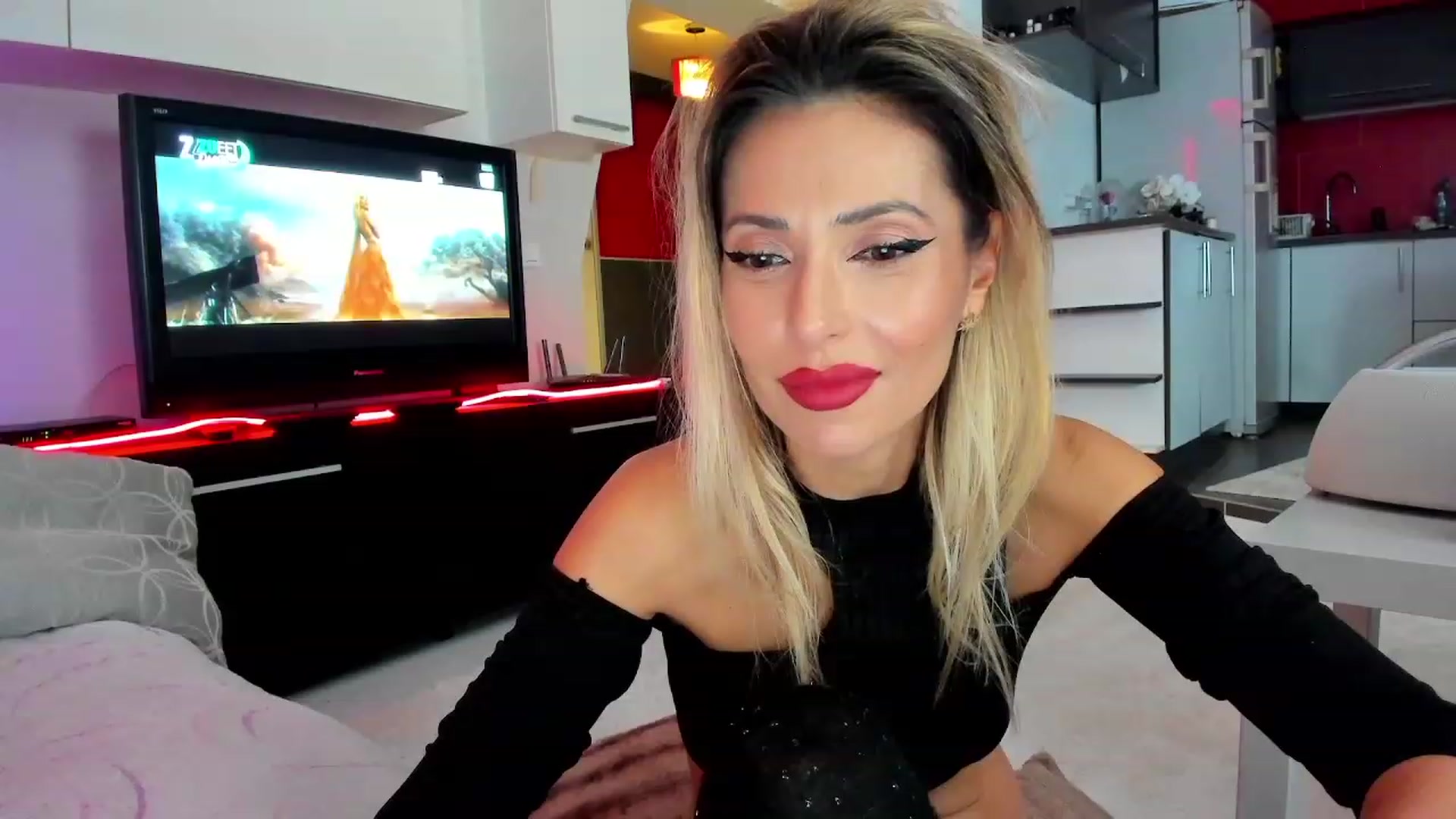Gallery image thumbnail from SmileyTinaa's myfreecams stream on, 12/09/2023, 24:04 image 11 of 20