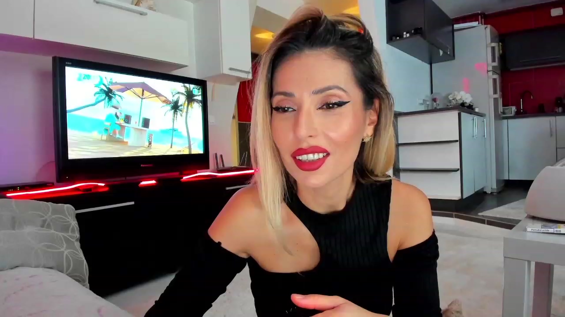 Gallery image thumbnail from SmileyTinaa's myfreecams stream on, 12/09/2023, 24:04 image 7 of 20