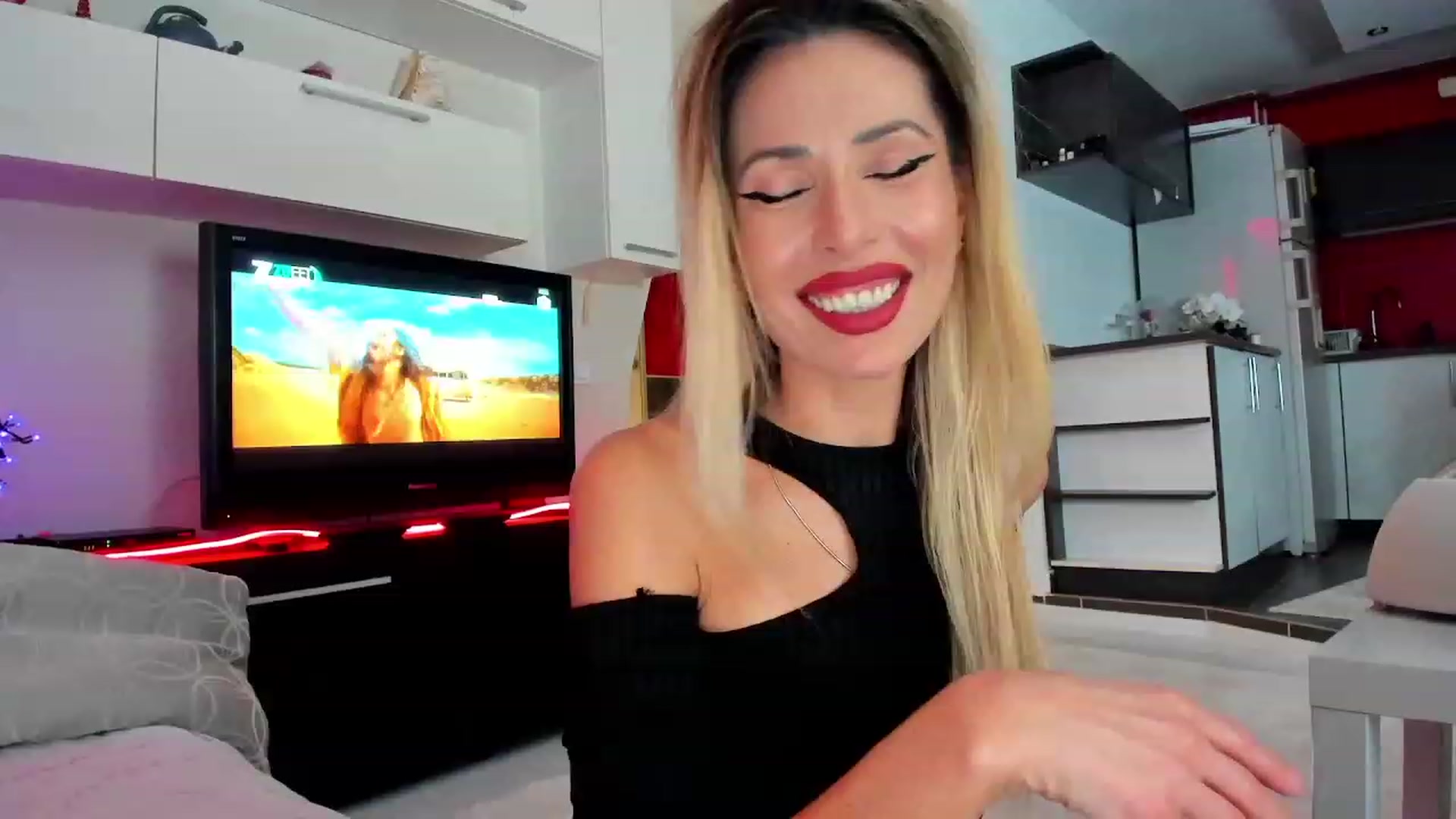 Gallery image thumbnail from SmileyTinaa's myfreecams stream on, 12/09/2023, 24:04 image 13 of 20