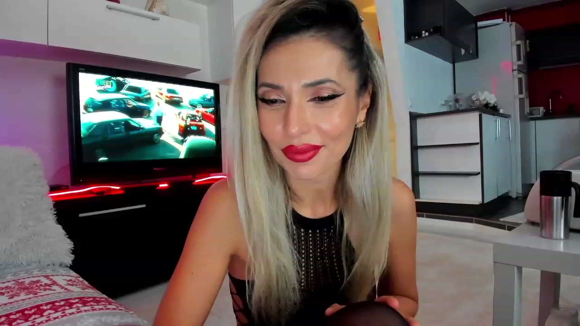 Gallery image thumbnail from SmileyTinaa's myfreecams stream on, 12/14/2023, 22:30 image 13 of 20
