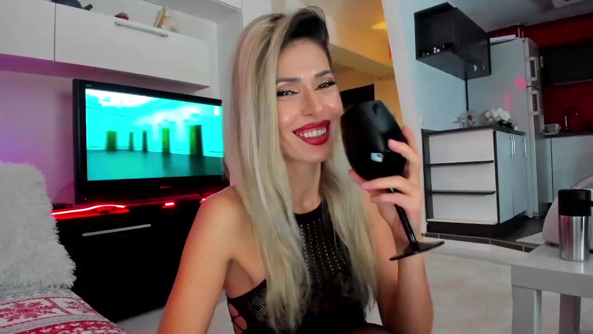Gallery image thumbnail from SmileyTinaa's myfreecams stream on, 12/14/2023, 22:30 image 9 of 20