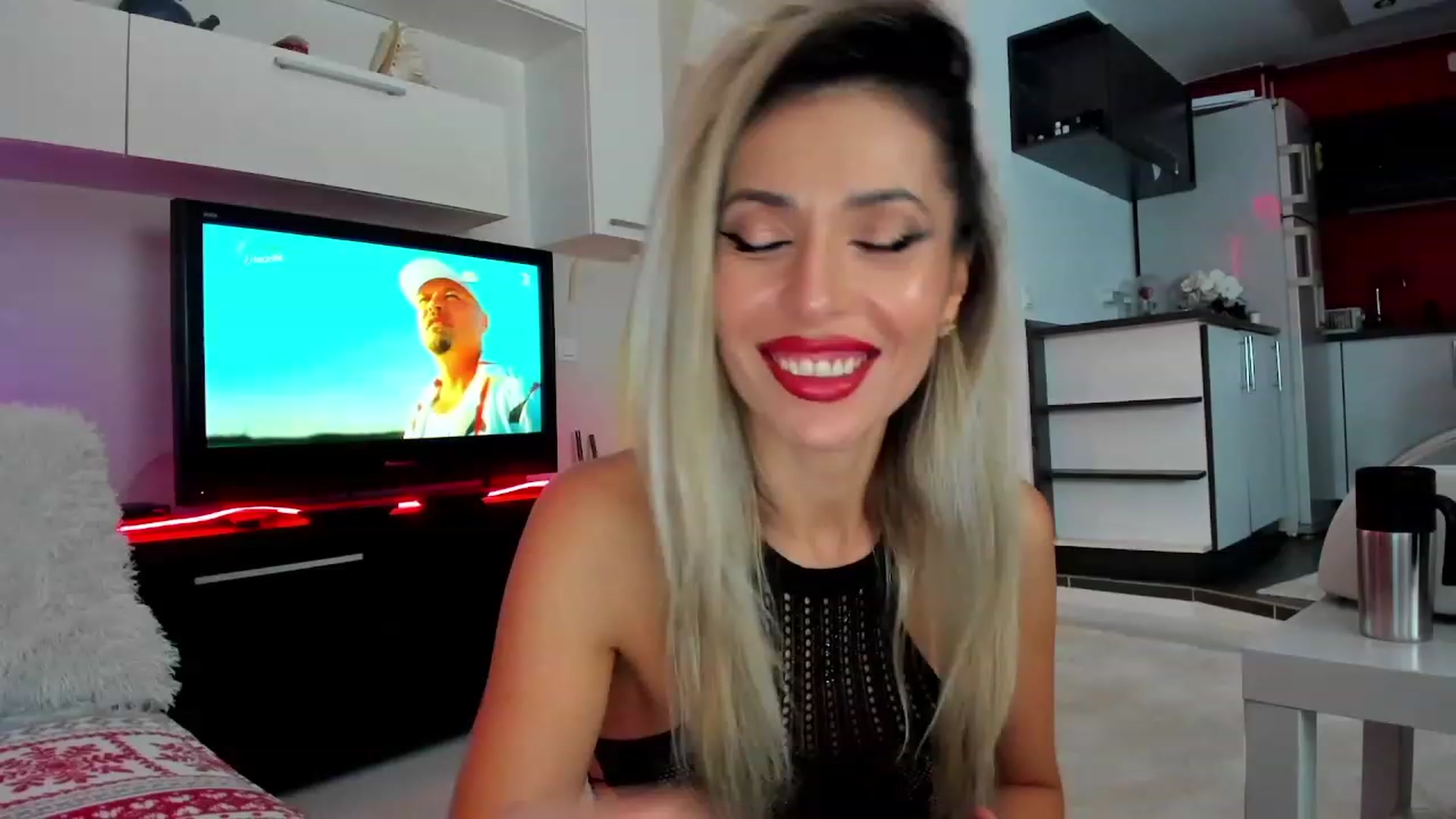 Gallery image thumbnail from SmileyTinaa's myfreecams stream on, 12/14/2023, 22:30 image 12 of 20