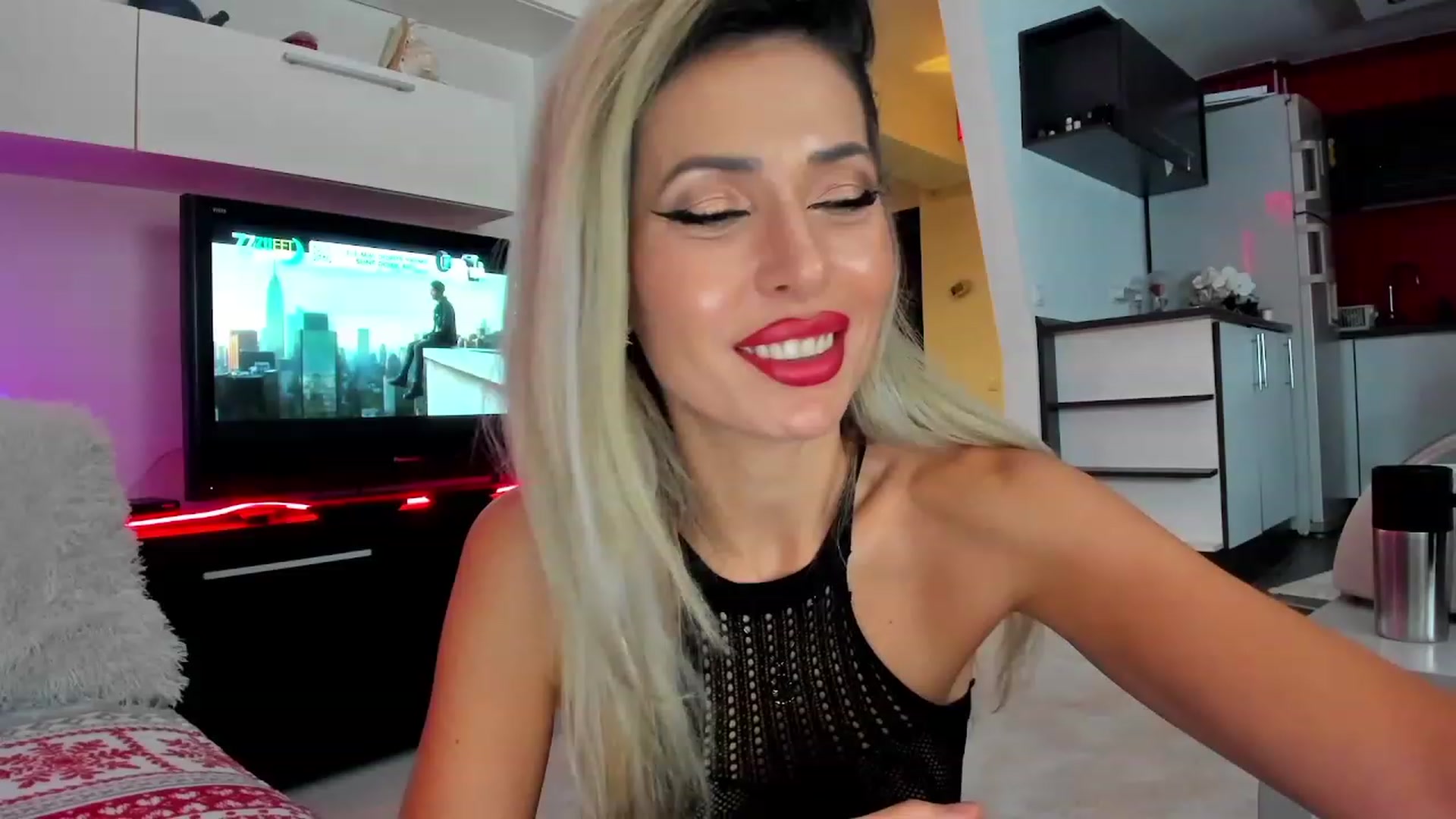 Gallery image thumbnail from SmileyTinaa's myfreecams stream on, 12/14/2023, 22:30 image 10 of 20