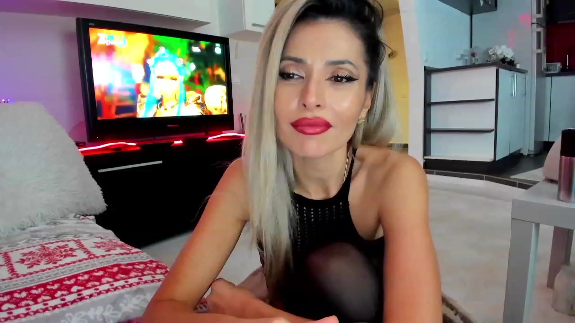 Gallery image thumbnail from SmileyTinaa's myfreecams stream on, 12/15/2023, 03:24 image 3 of 20