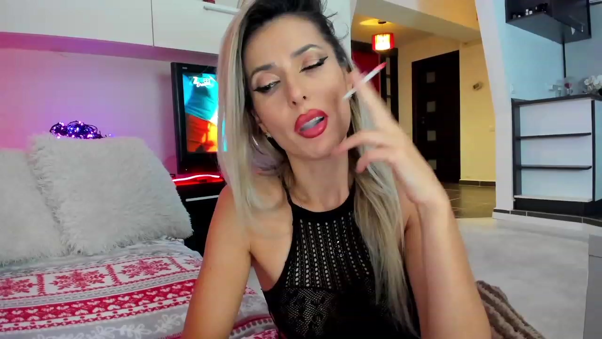 Gallery image thumbnail from SmileyTinaa's myfreecams stream on, 12/15/2023, 03:24 image 12 of 20