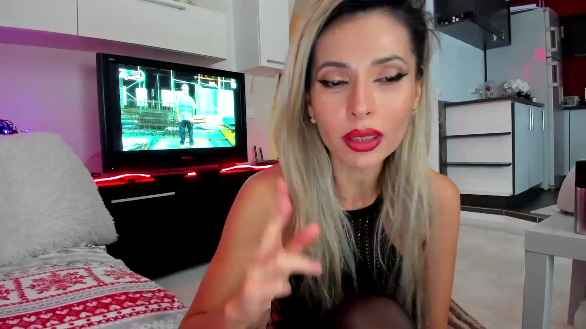 Gallery image thumbnail from SmileyTinaa's myfreecams stream on, 12/15/2023, 03:24 image 19 of 20