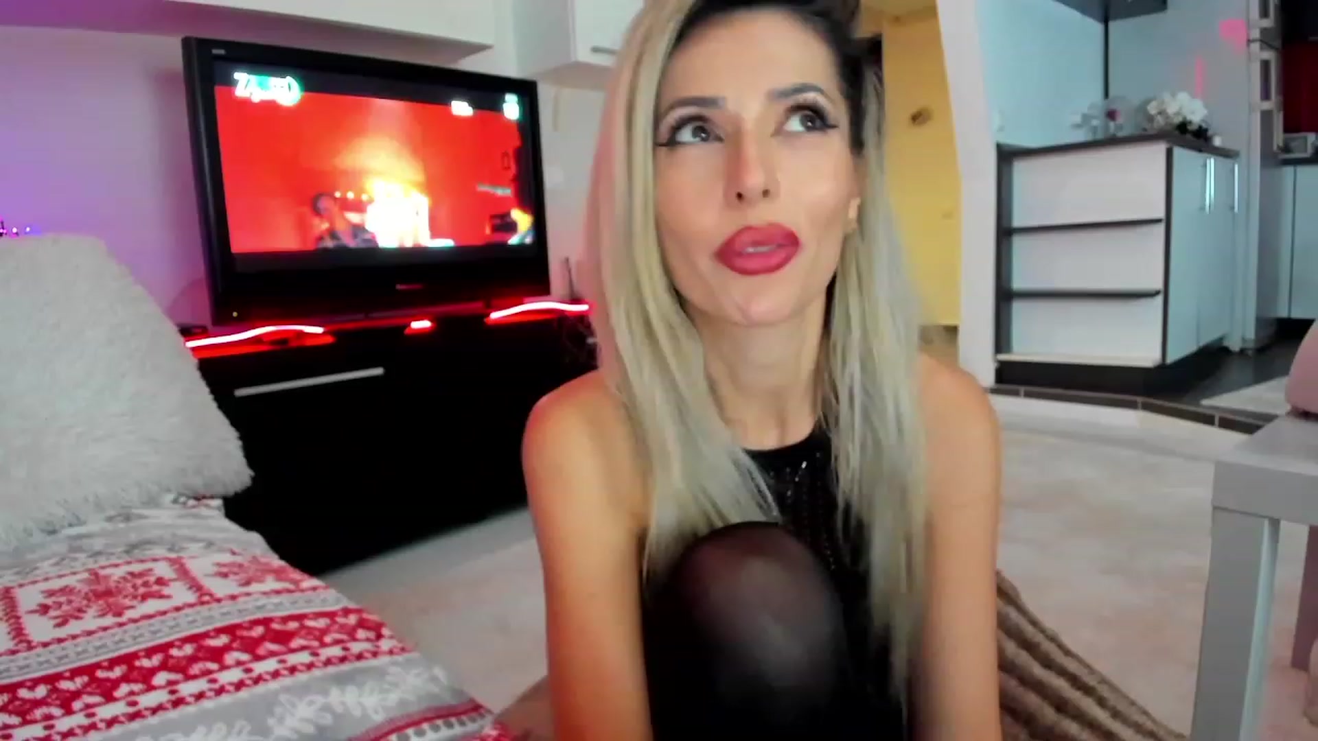 Gallery image thumbnail from SmileyTinaa's myfreecams stream on, 12/15/2023, 03:24 image 20 of 20