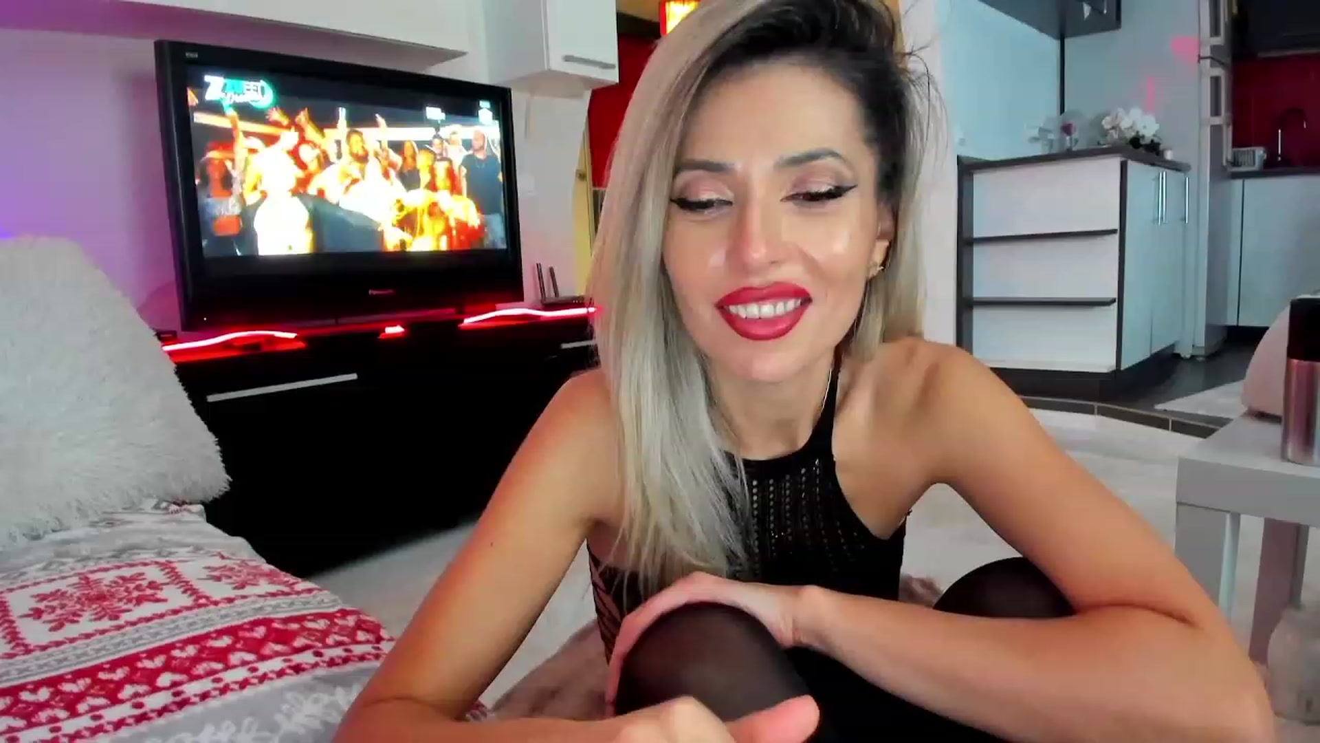 Gallery image thumbnail from SmileyTinaa's myfreecams stream on, 12/15/2023, 03:24 image 8 of 20