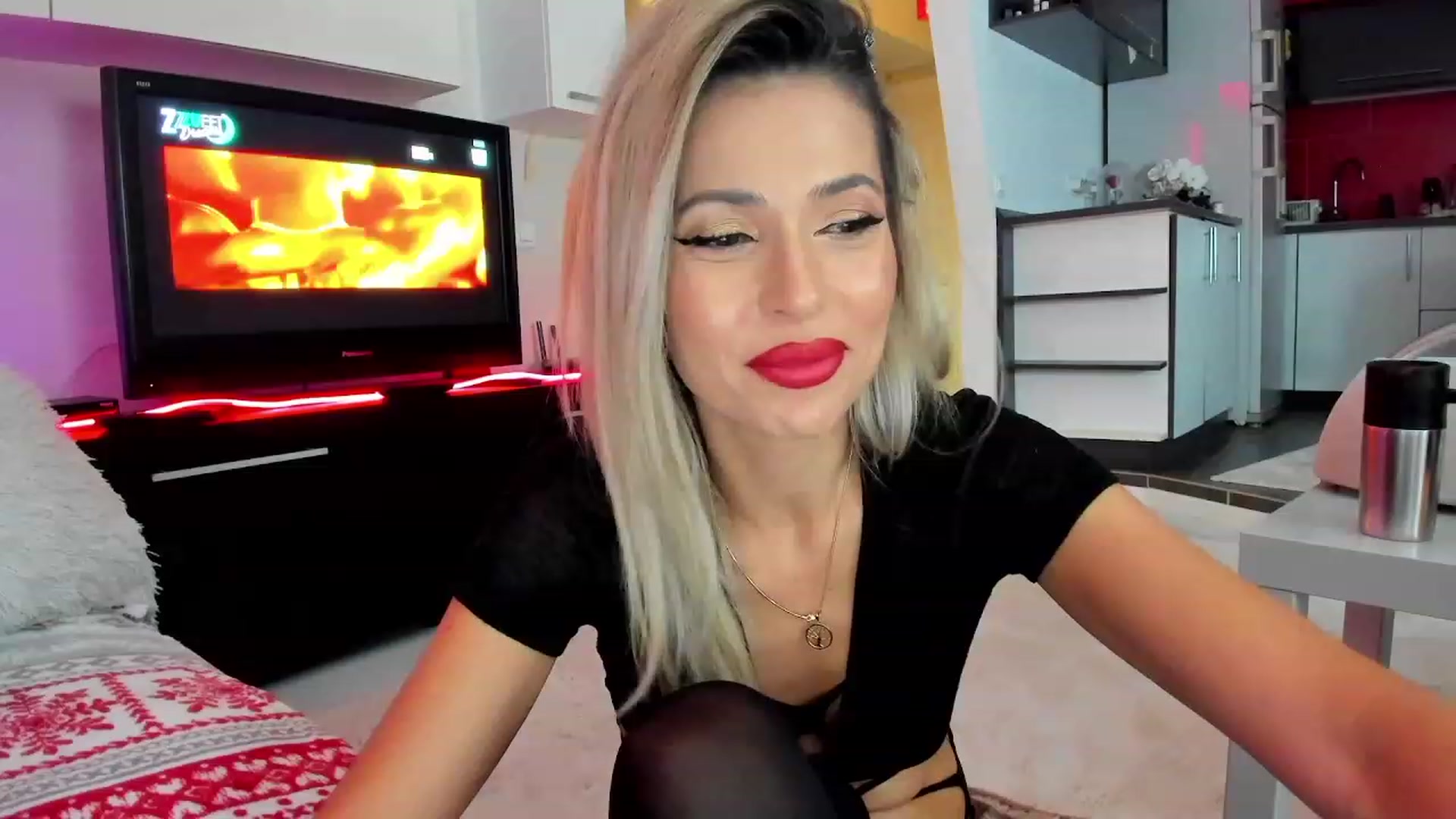 Gallery image thumbnail from SmileyTinaa's myfreecams stream on, 12/15/2023, 22:40 image 12 of 20
