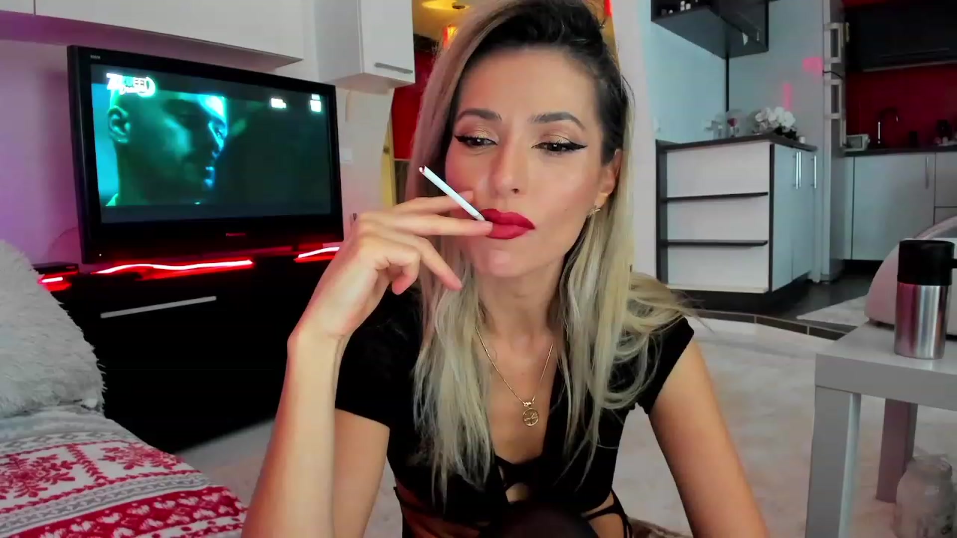 Gallery image thumbnail from SmileyTinaa's myfreecams stream on, 12/15/2023, 22:40 image 17 of 20
