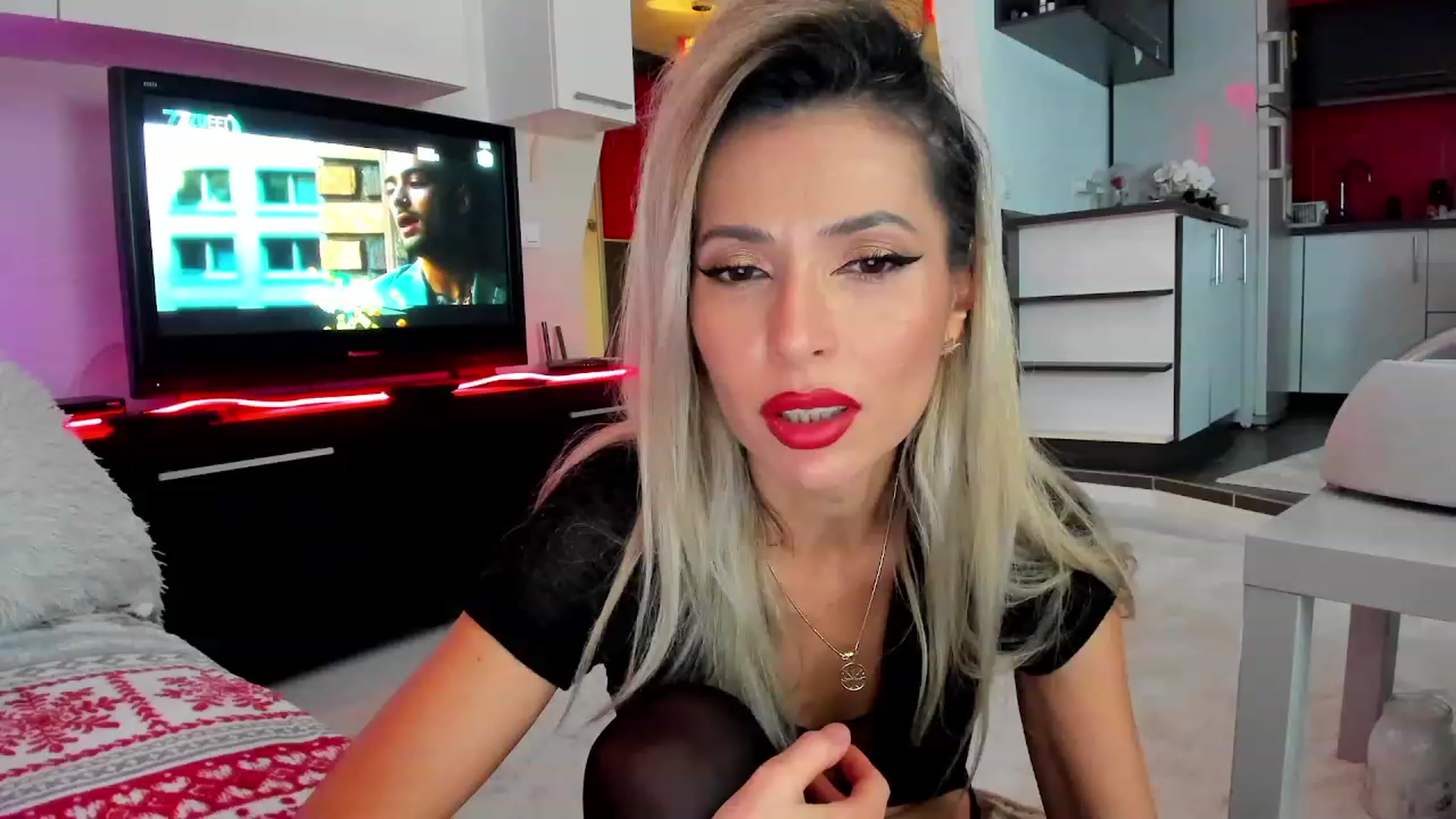 Gallery image thumbnail from SmileyTinaa's myfreecams stream on, 12/15/2023, 22:40 image 18 of 20