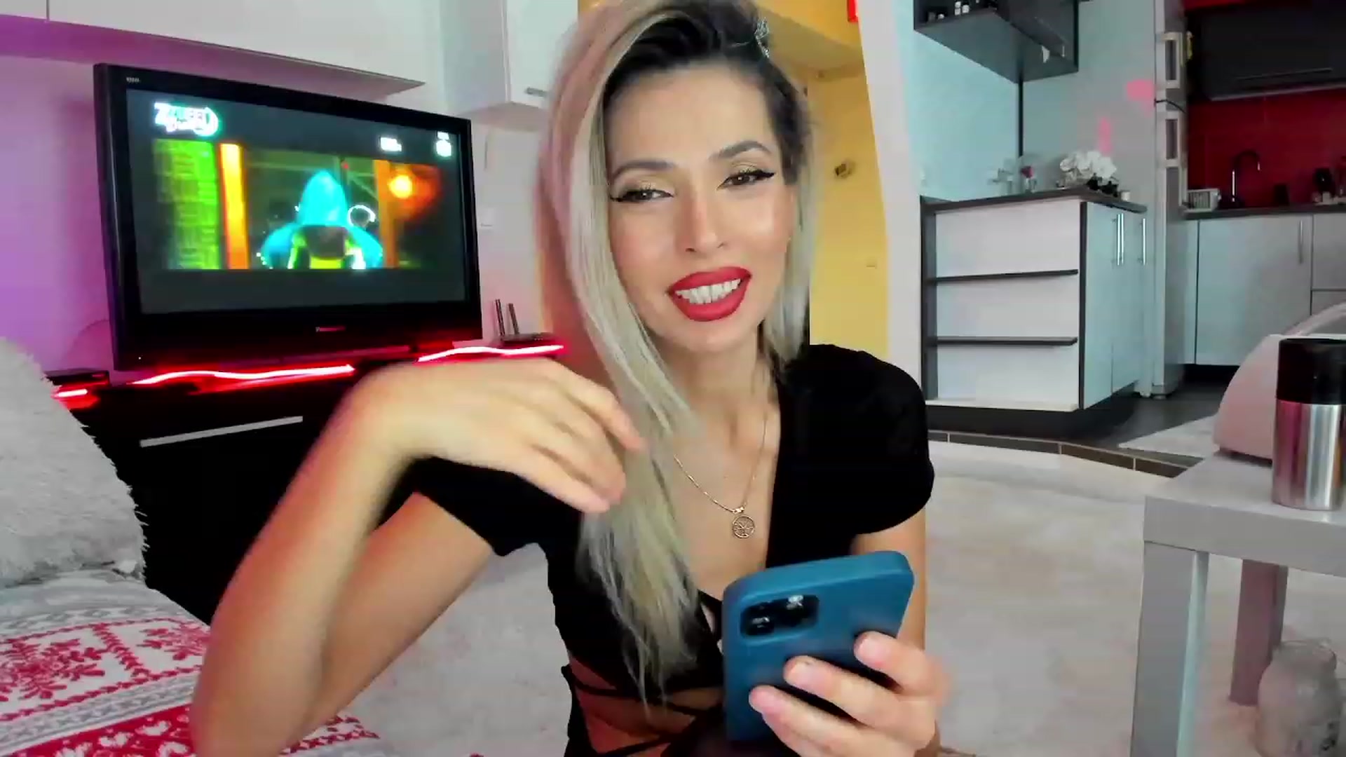 Gallery image thumbnail from SmileyTinaa's myfreecams stream on, 12/15/2023, 22:40 image 11 of 20