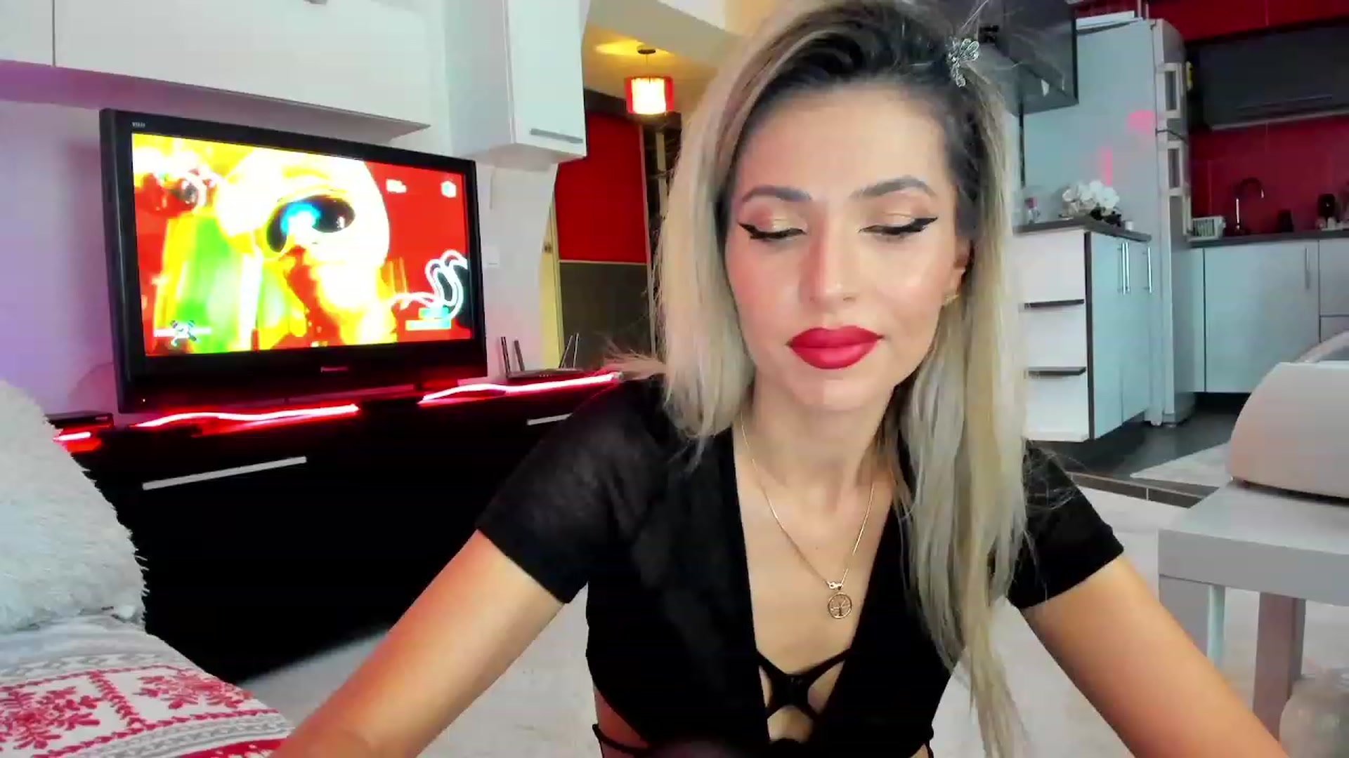 Gallery image thumbnail from SmileyTinaa's myfreecams stream on, 12/15/2023, 22:40 image 3 of 20