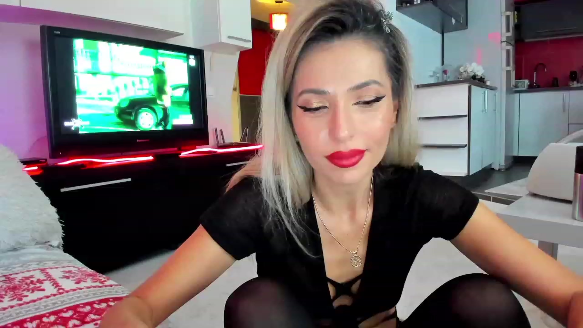 Gallery image thumbnail from SmileyTinaa's myfreecams stream on, 12/15/2023, 22:40 image 5 of 20