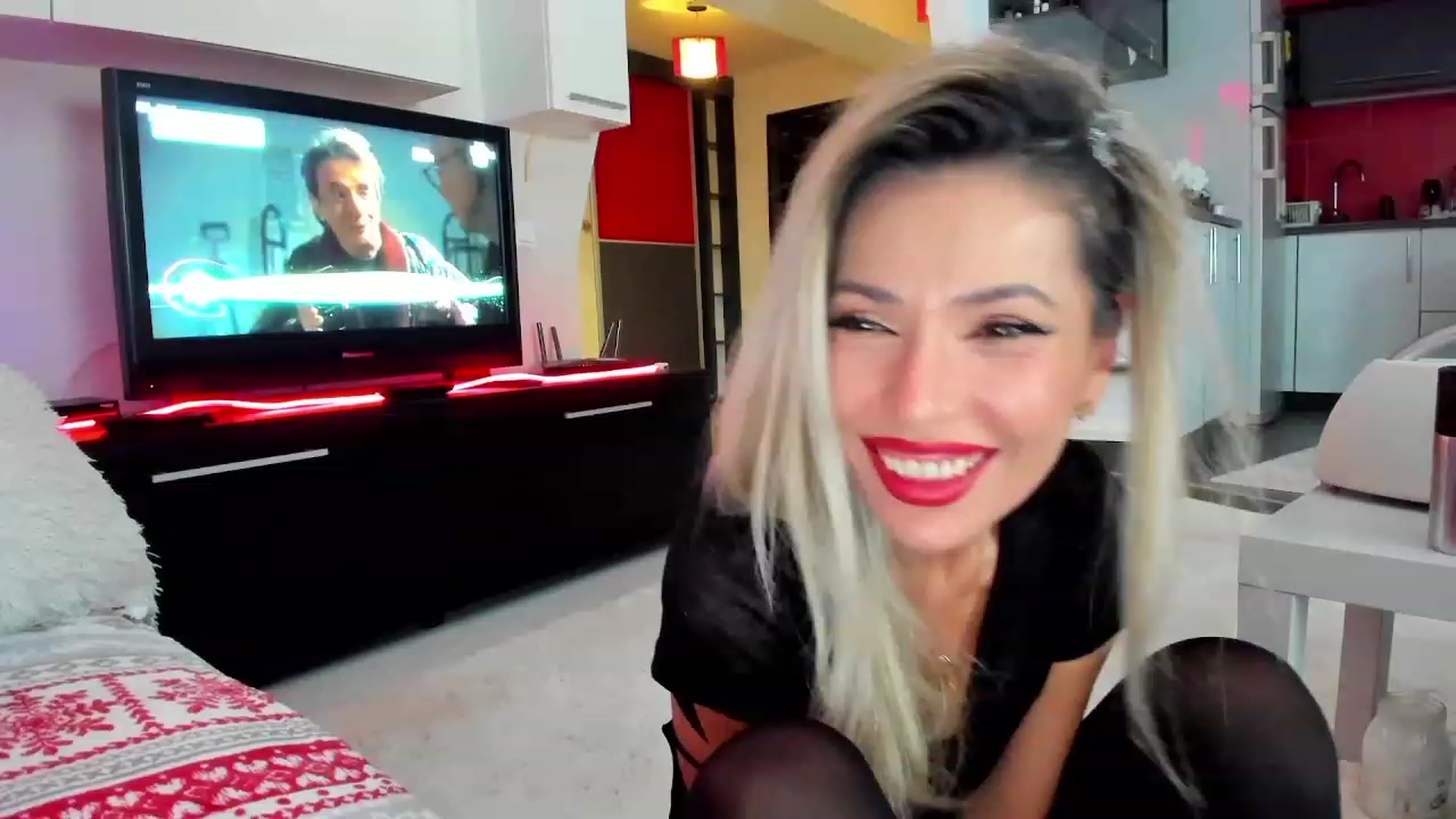 Gallery image thumbnail from SmileyTinaa's myfreecams stream on, 12/15/2023, 22:40 image 8 of 20
