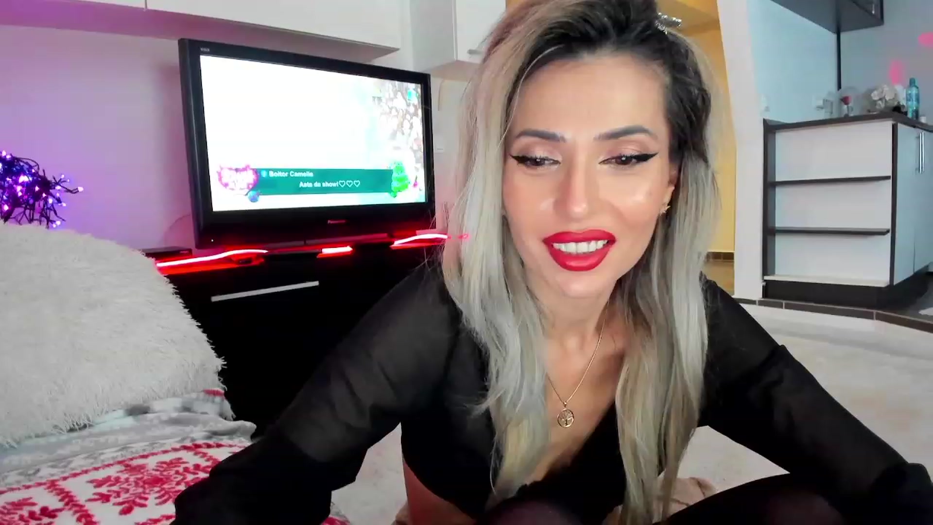 Gallery image thumbnail from SmileyTinaa's myfreecams stream on, 12/19/2023, 21:16 image 10 of 20