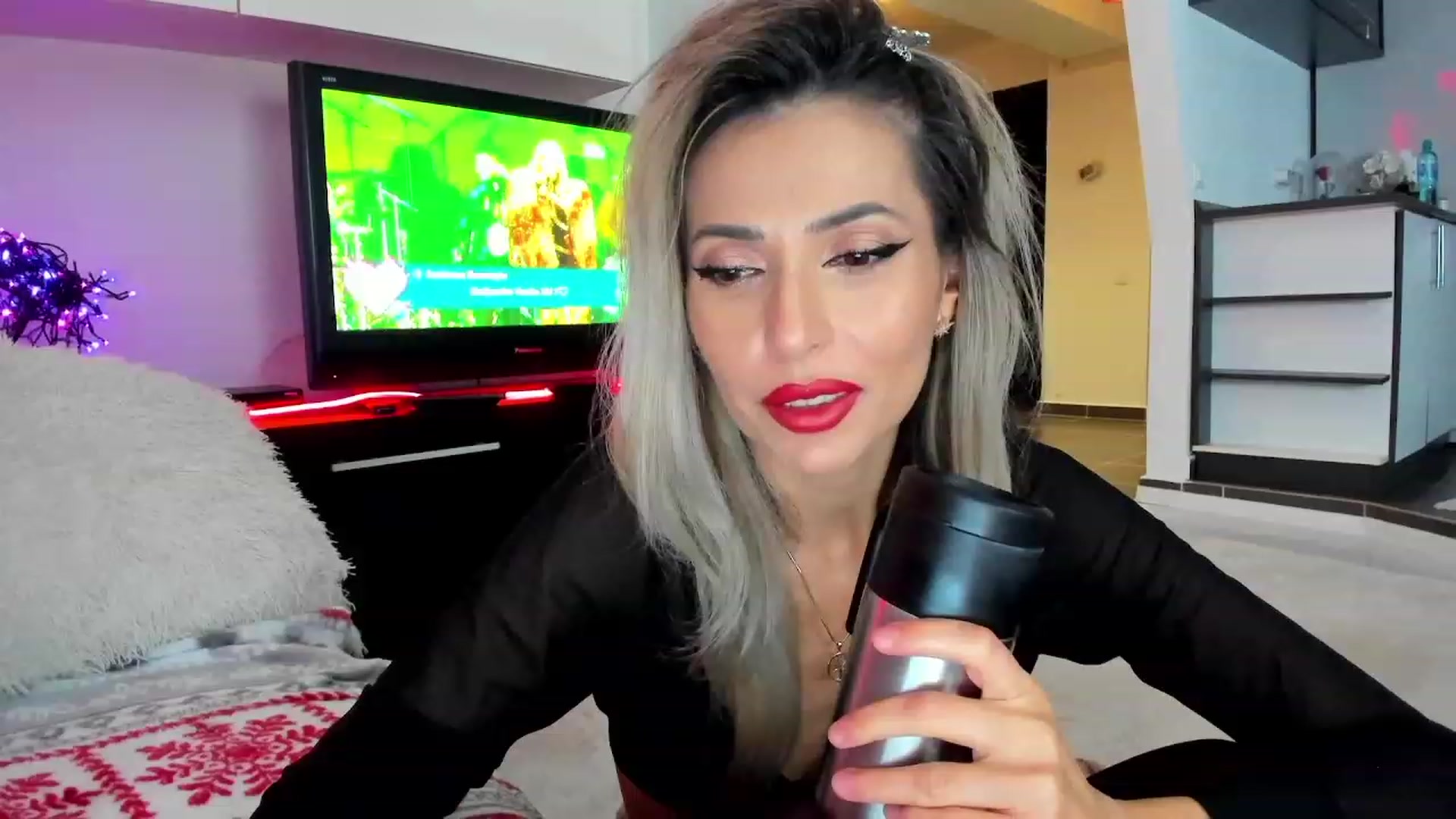 Gallery image thumbnail from SmileyTinaa's myfreecams stream on, 12/19/2023, 21:16 image 11 of 20