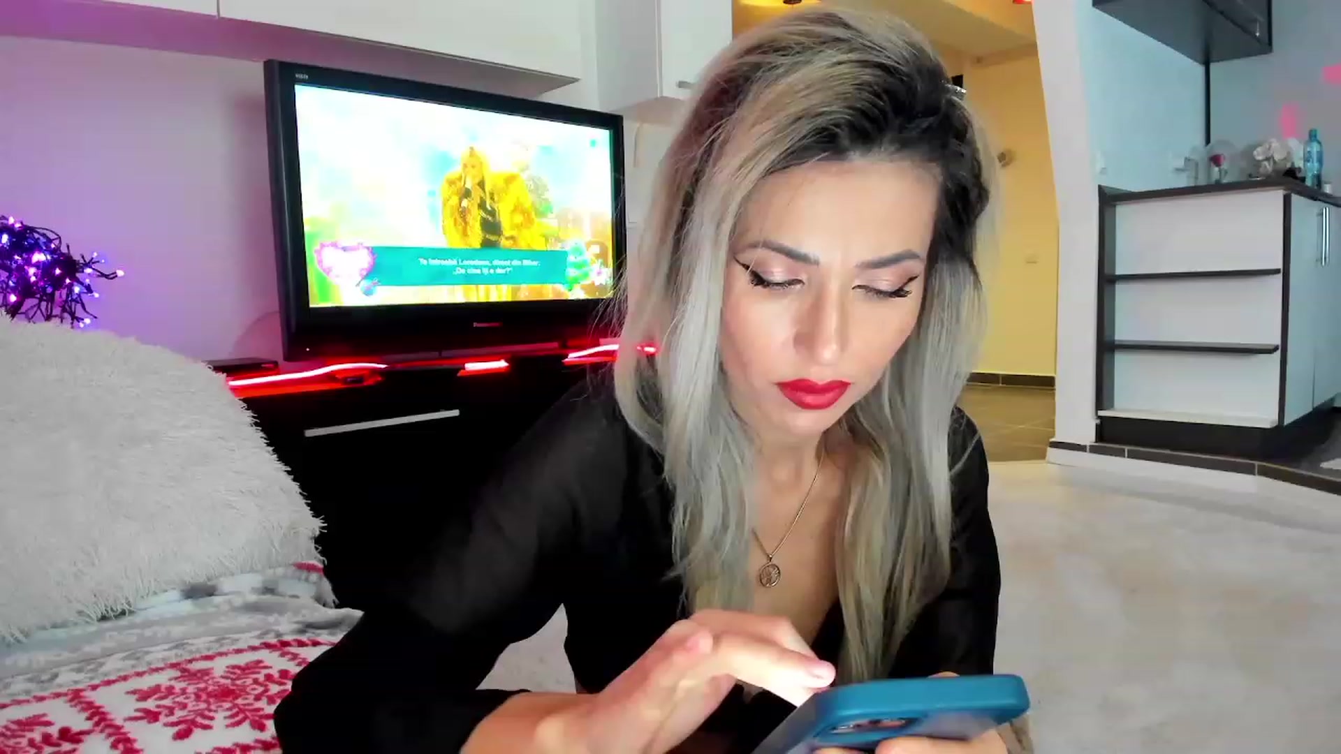 Gallery image thumbnail from SmileyTinaa's myfreecams stream on, 12/19/2023, 21:16 image 5 of 20
