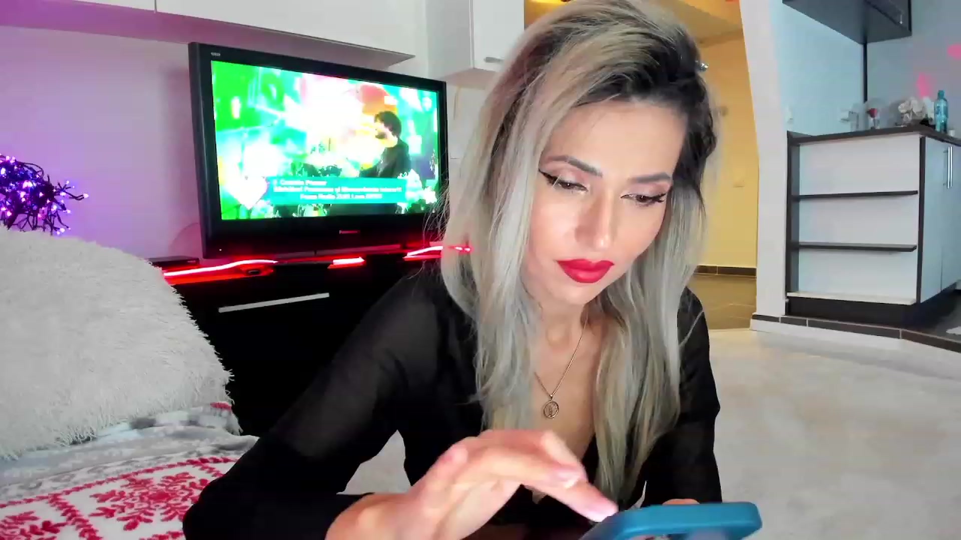 Gallery image thumbnail from SmileyTinaa's myfreecams stream on, 12/19/2023, 21:16 image 8 of 20