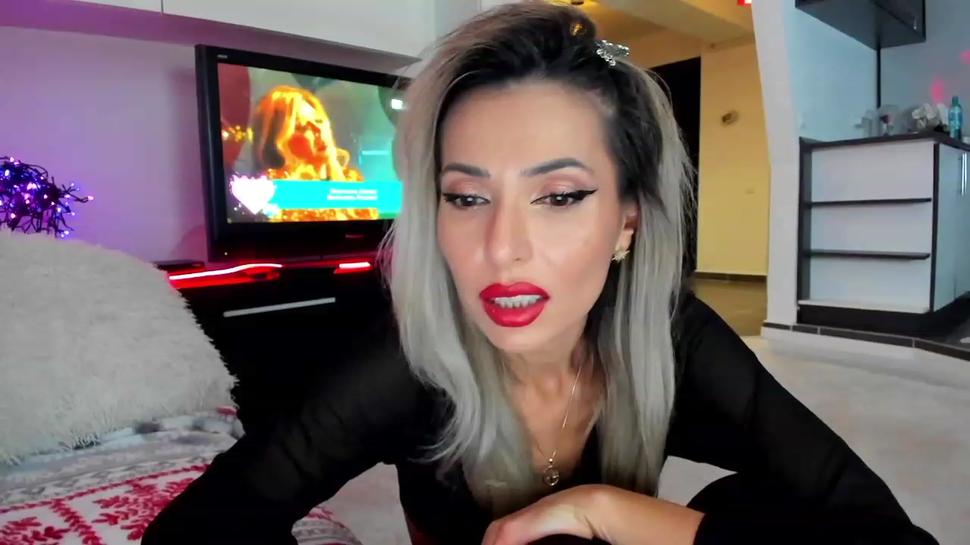Gallery image thumbnail from SmileyTinaa's myfreecams stream on, 12/19/2023, 21:16 image 20 of 20