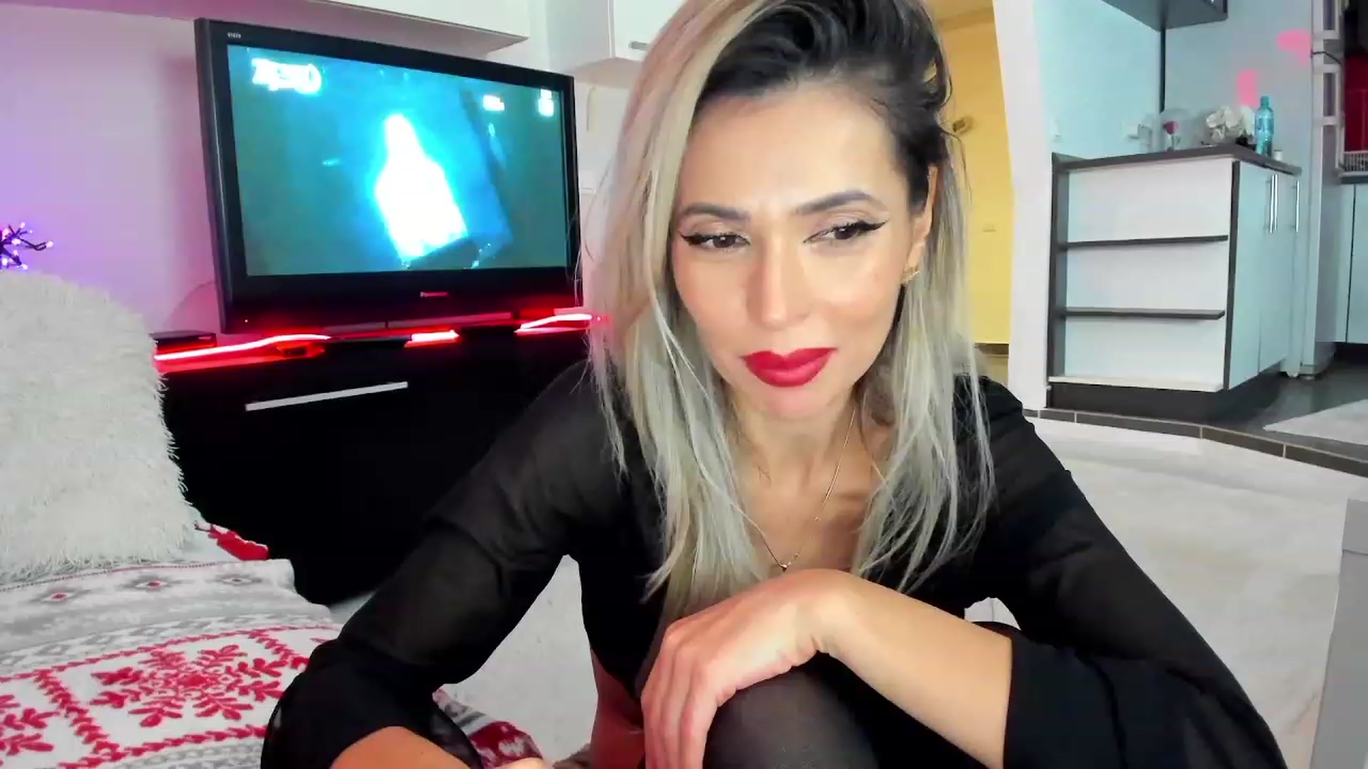 Gallery image thumbnail from SmileyTinaa's myfreecams stream on, 12/20/2023, 02:00 image 20 of 20