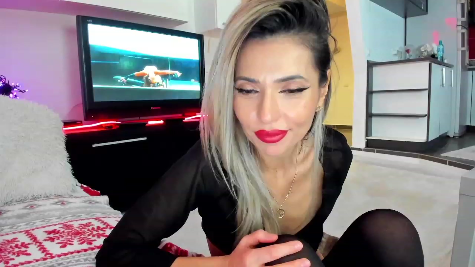 Gallery image thumbnail from SmileyTinaa's myfreecams stream on, 12/20/2023, 02:00 image 2 of 20