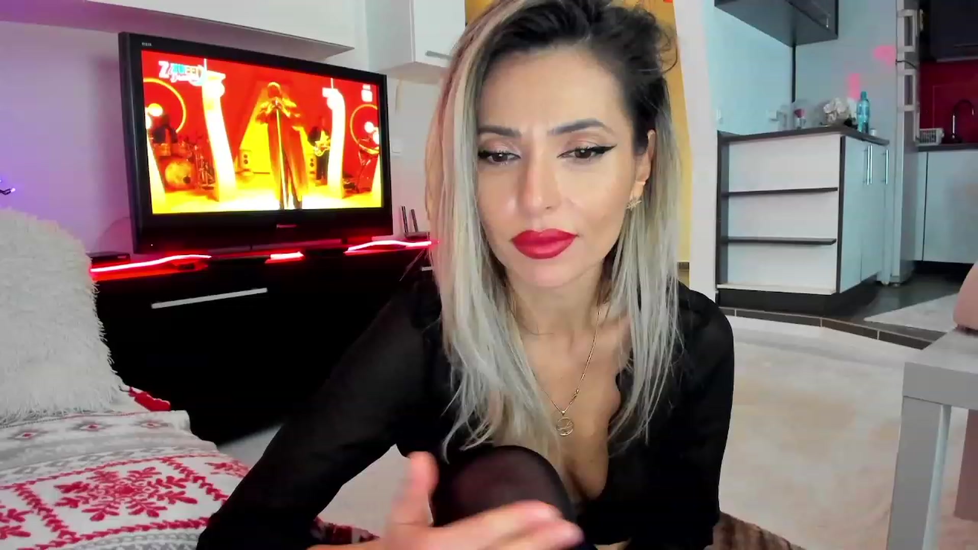Gallery image thumbnail from SmileyTinaa's myfreecams stream on, 12/20/2023, 02:00 image 8 of 20