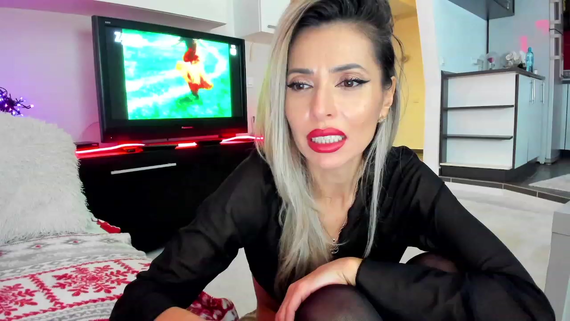 Gallery image thumbnail from SmileyTinaa's myfreecams stream on, 12/20/2023, 02:00 image 3 of 20